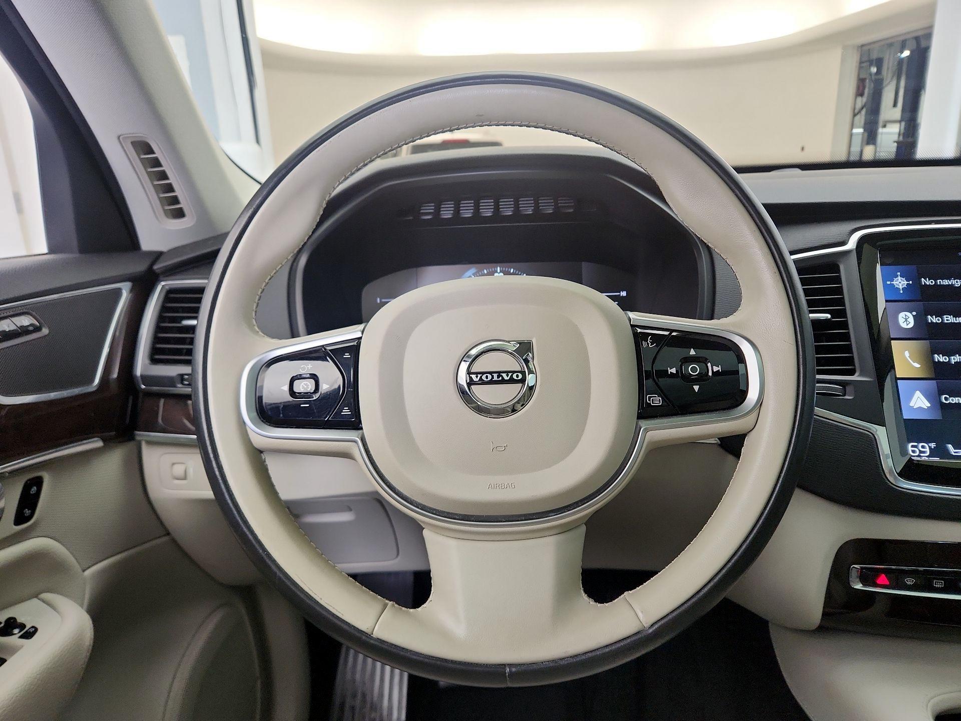 Thumbnail: 2019 Volvo XC90 - 10