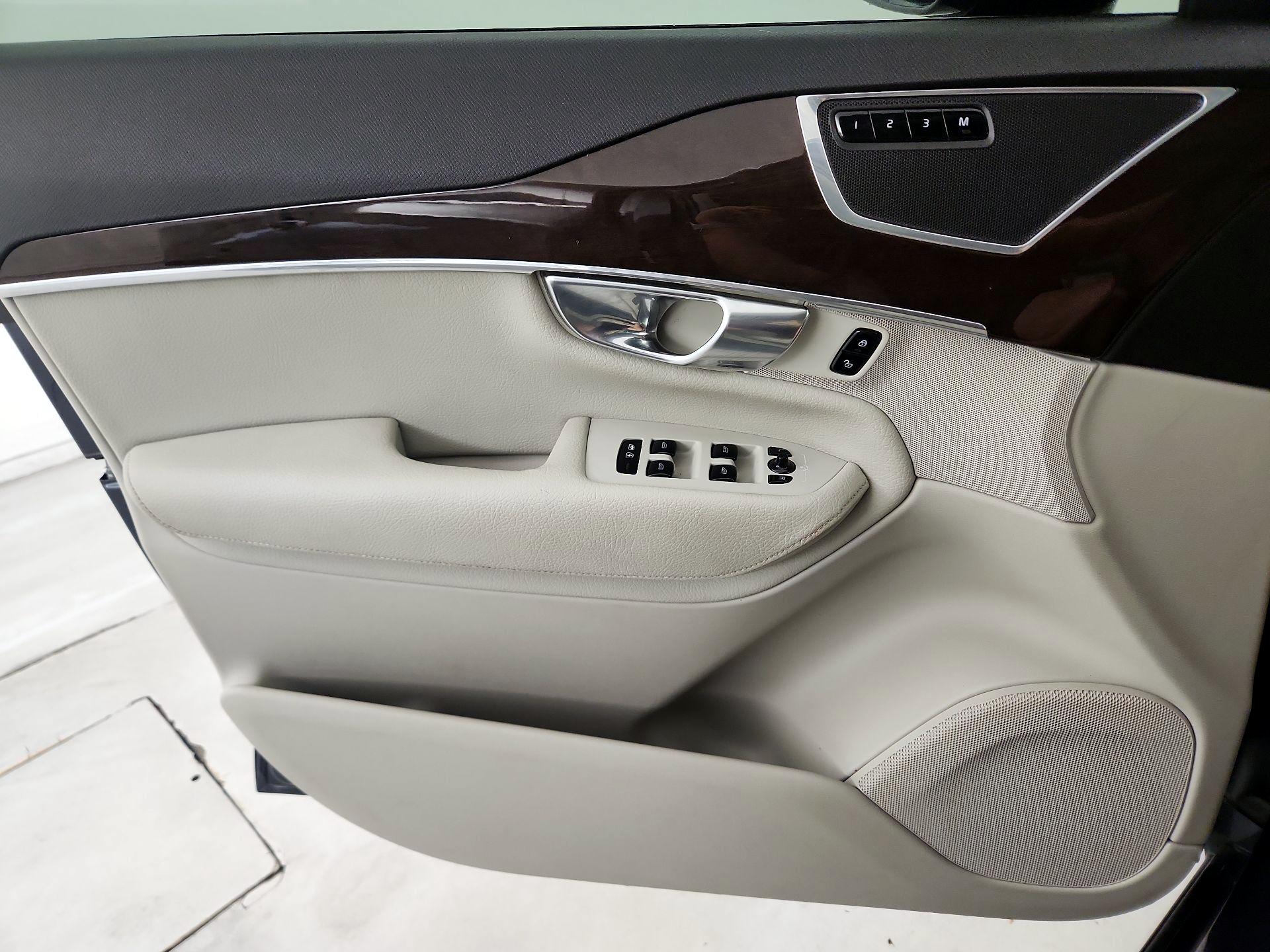 Thumbnail: 2019 Volvo XC90 - 12
