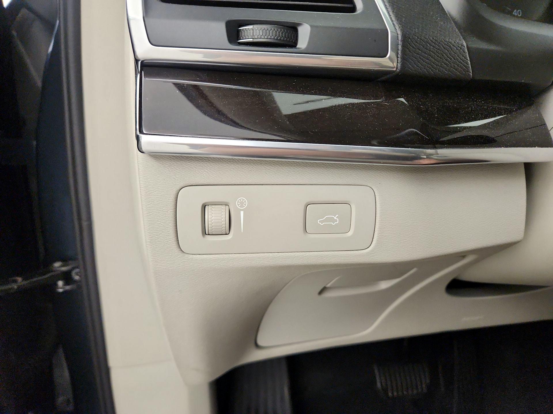 Thumbnail: 2019 Volvo XC90 - 13