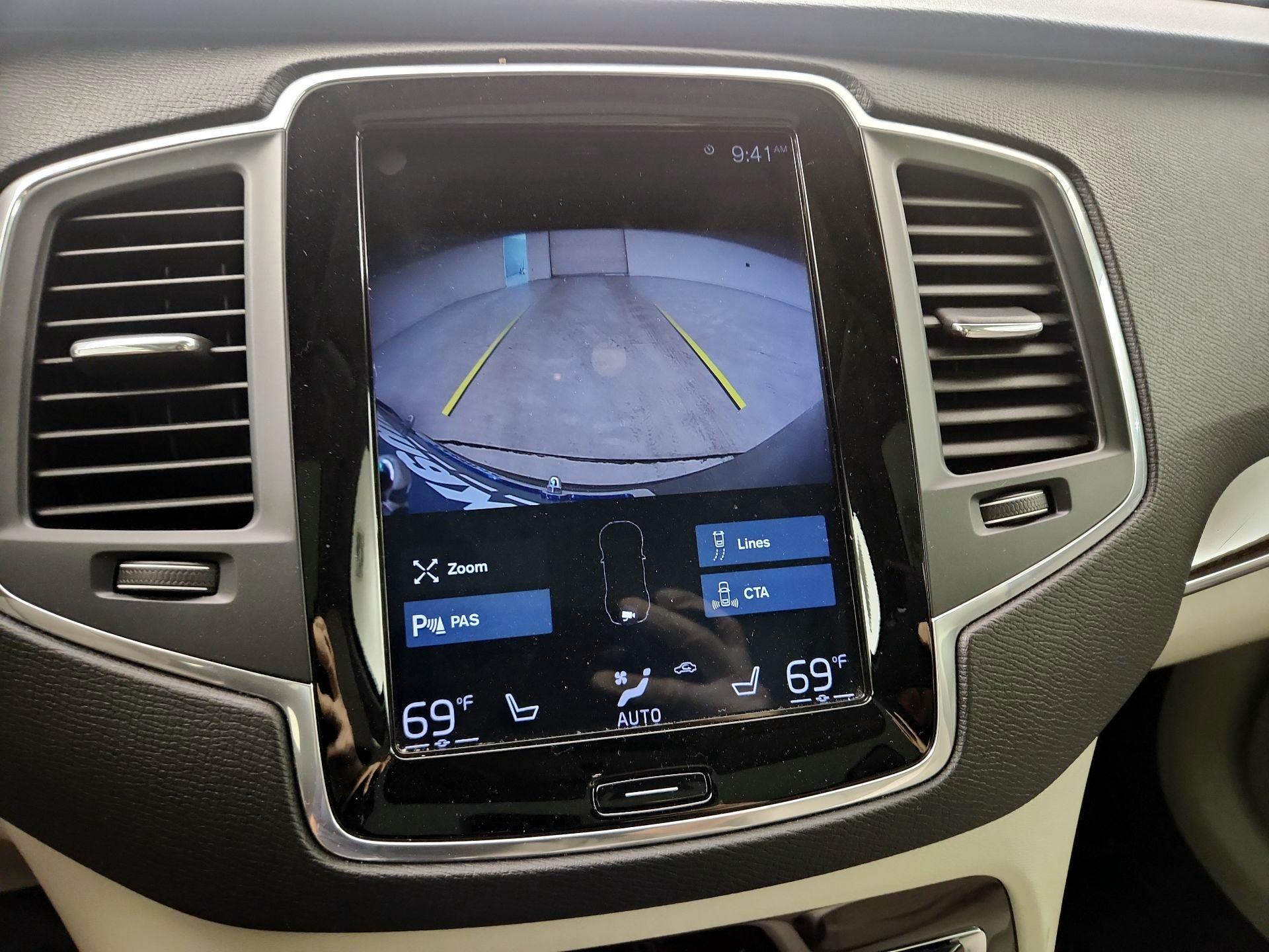 Thumbnail: 2019 Volvo XC90 - 14