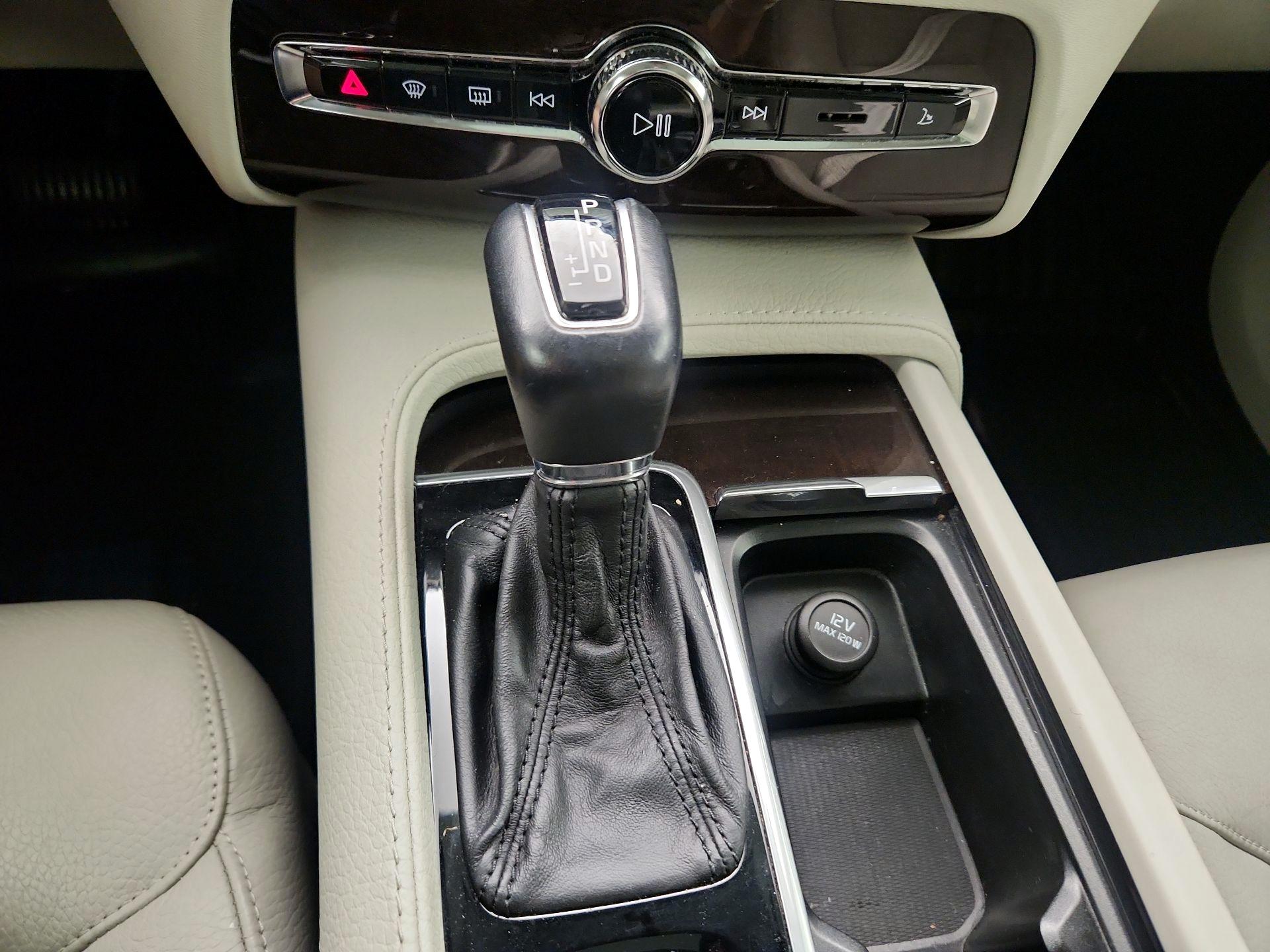 Thumbnail: 2019 Volvo XC90 - 17