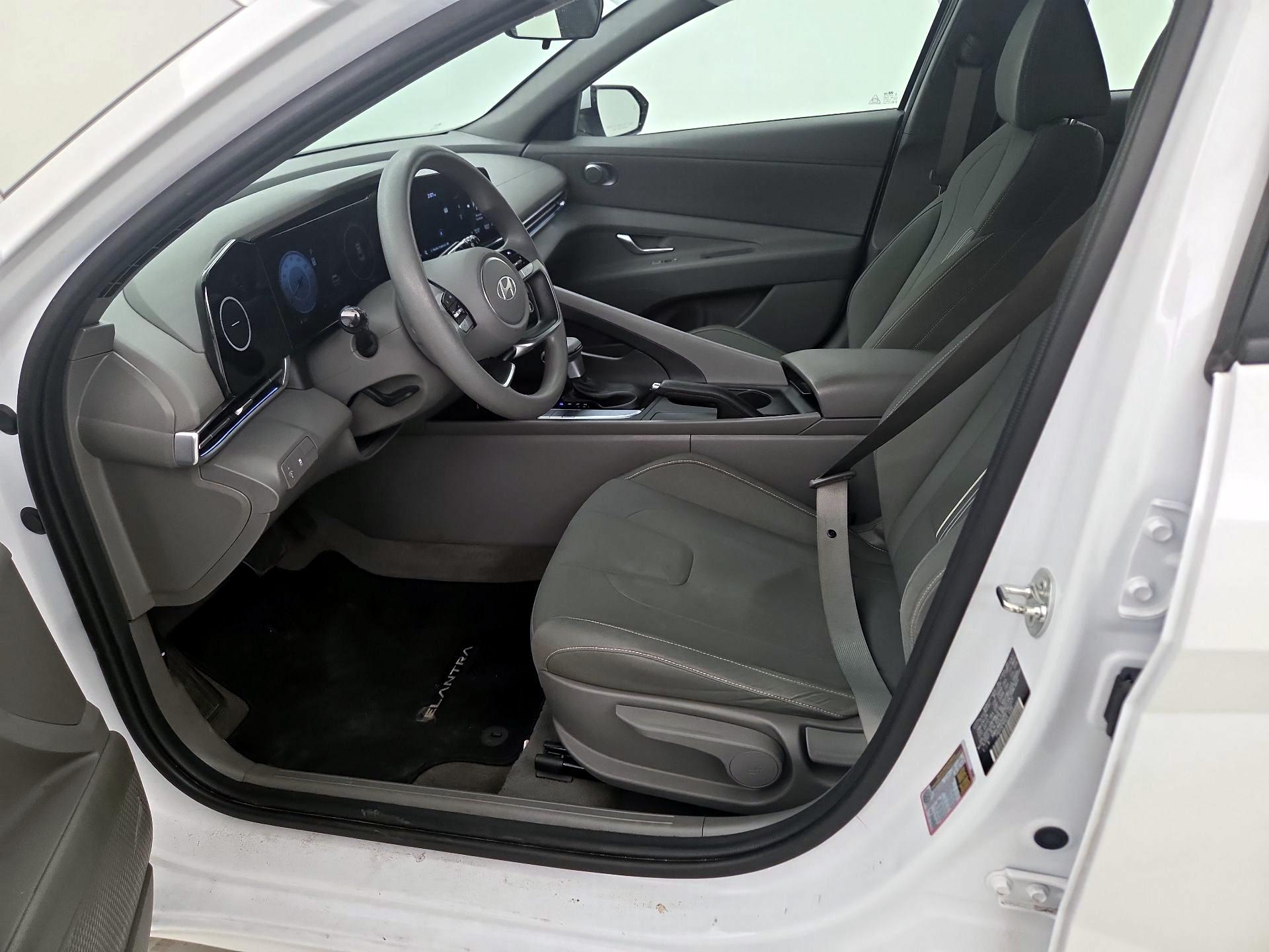 Thumbnail: 2024 Hyundai Elantra - 11
