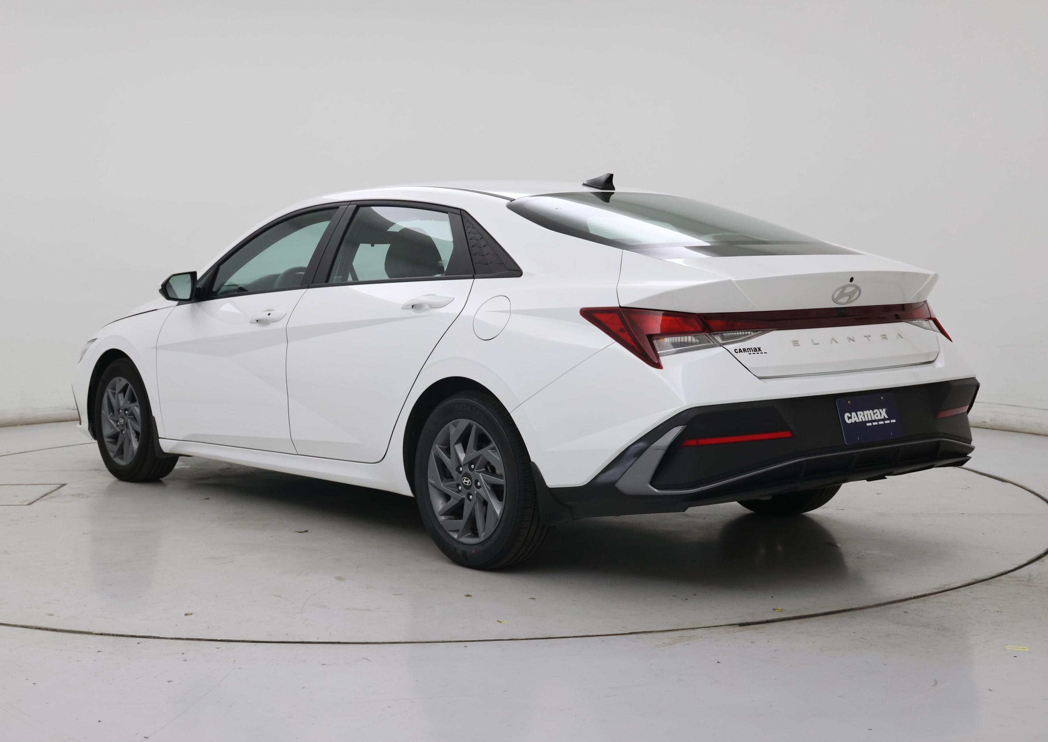 Thumbnail: 2024 Hyundai Elantra - 2