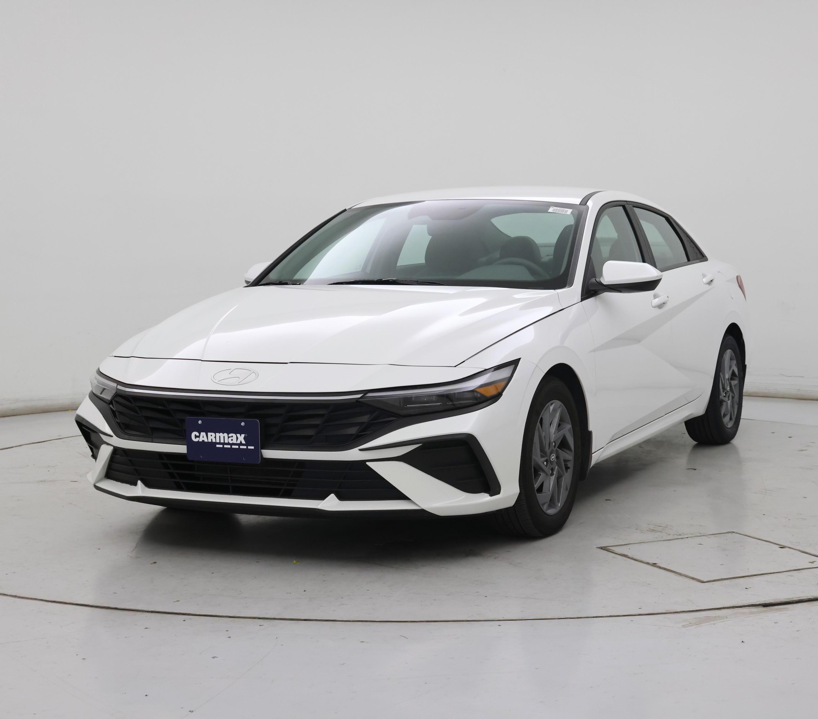 Thumbnail: 2024 Hyundai Elantra - 4