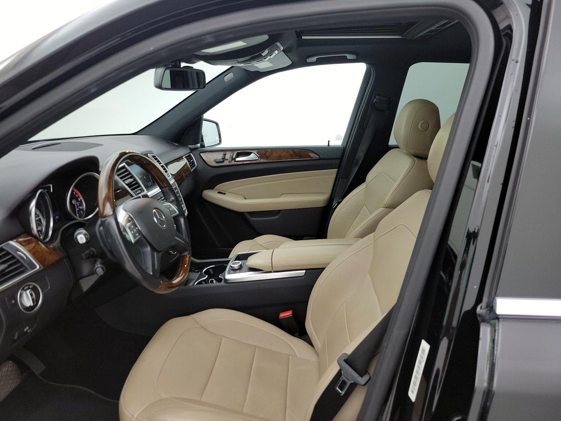 Thumbnail: 2015 Mercedes-Benz M-Class - 11