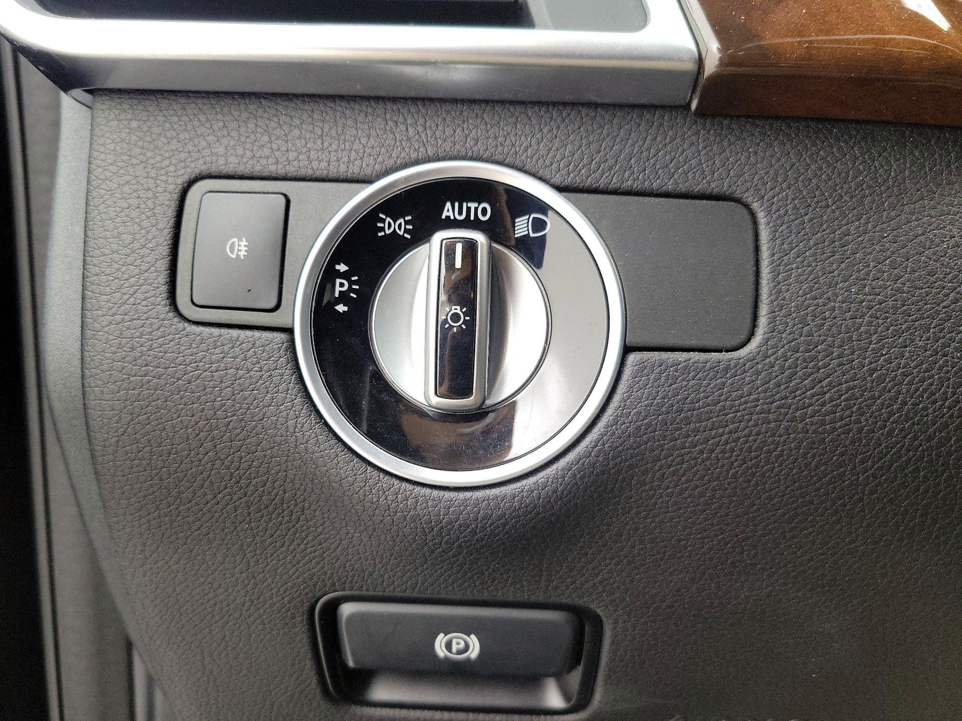 Thumbnail: 2015 Mercedes-Benz M-Class - 13