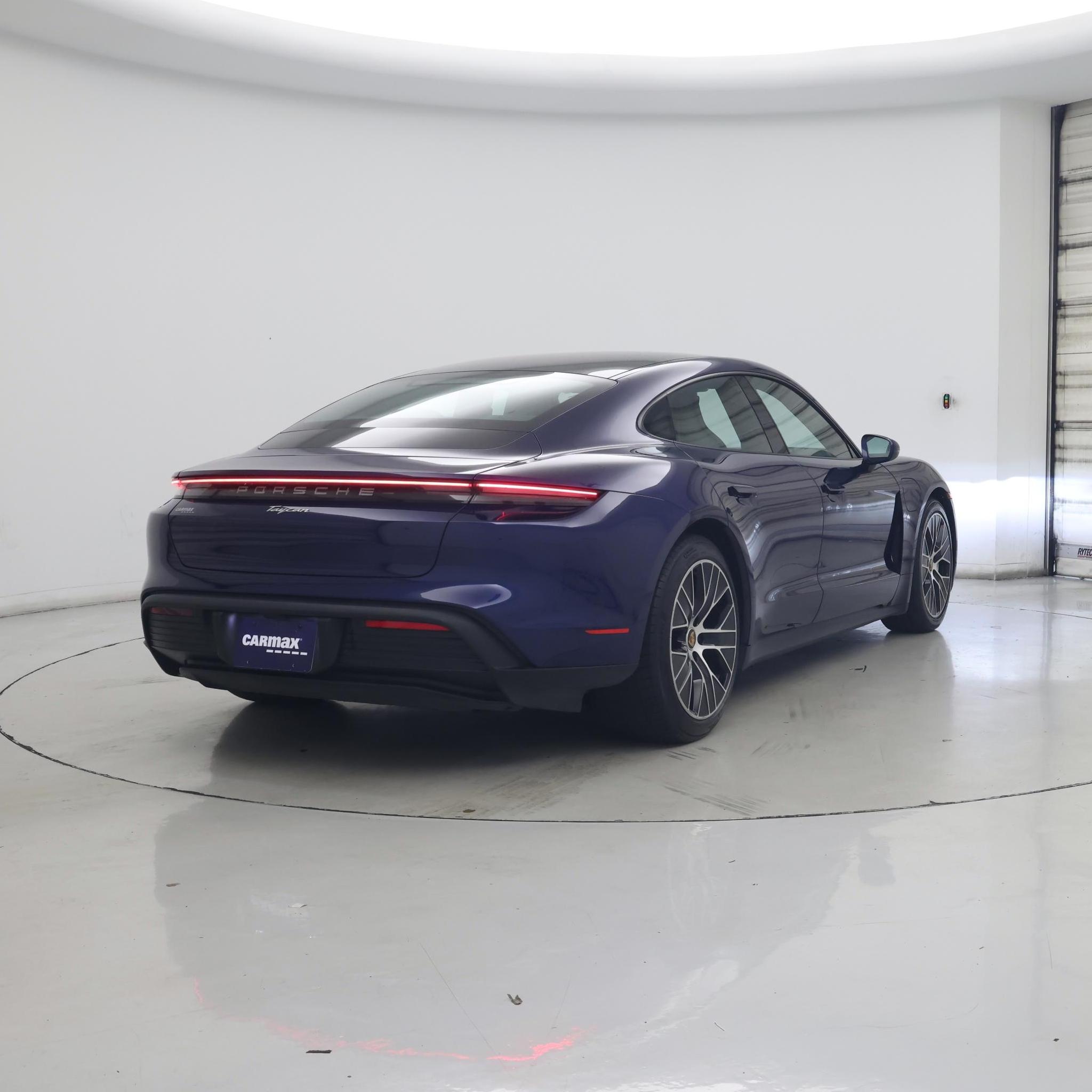 Thumbnail: 2022 Porsche Taycan - 8