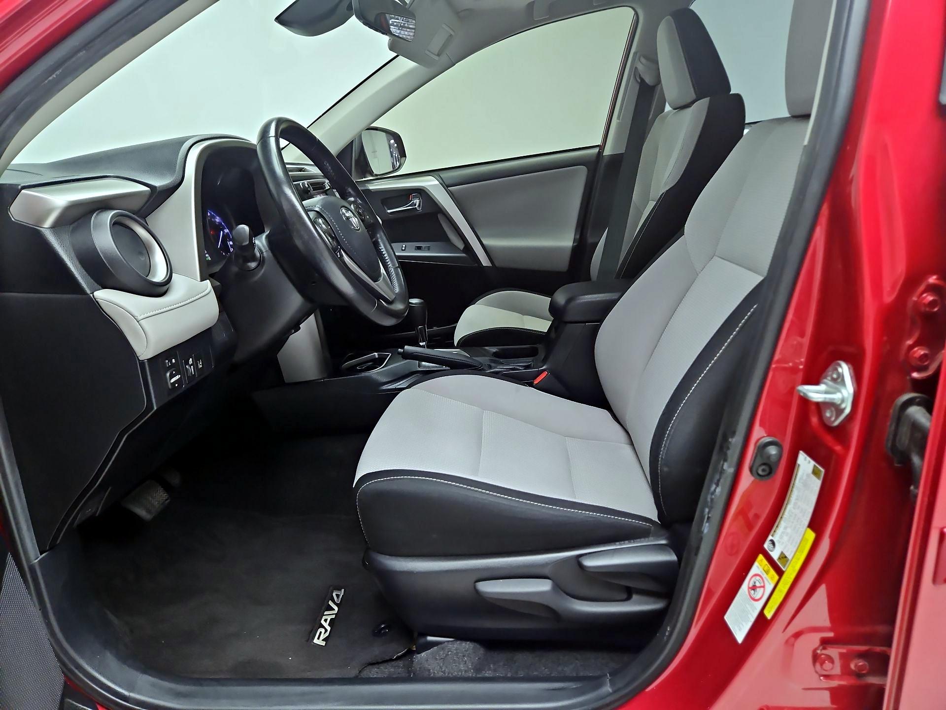 Thumbnail: 2017 Toyota RAV4 - 11