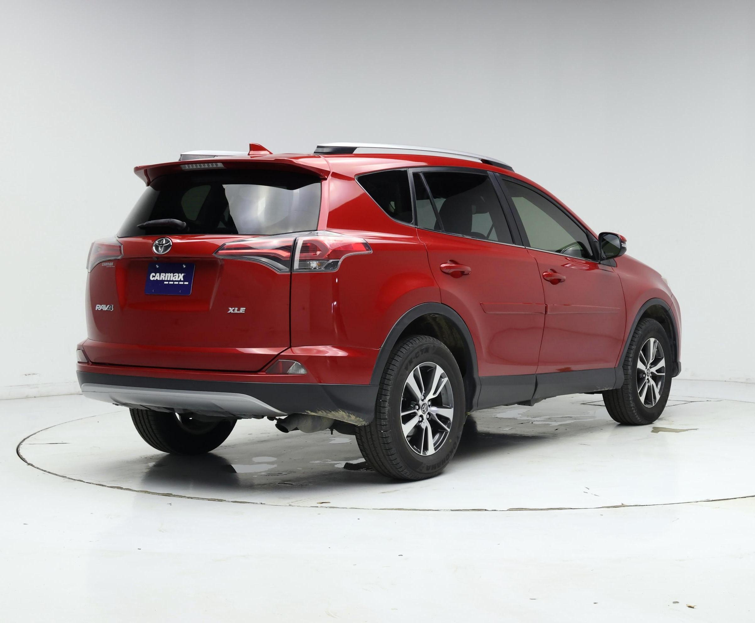 Thumbnail: 2017 Toyota RAV4 - 8