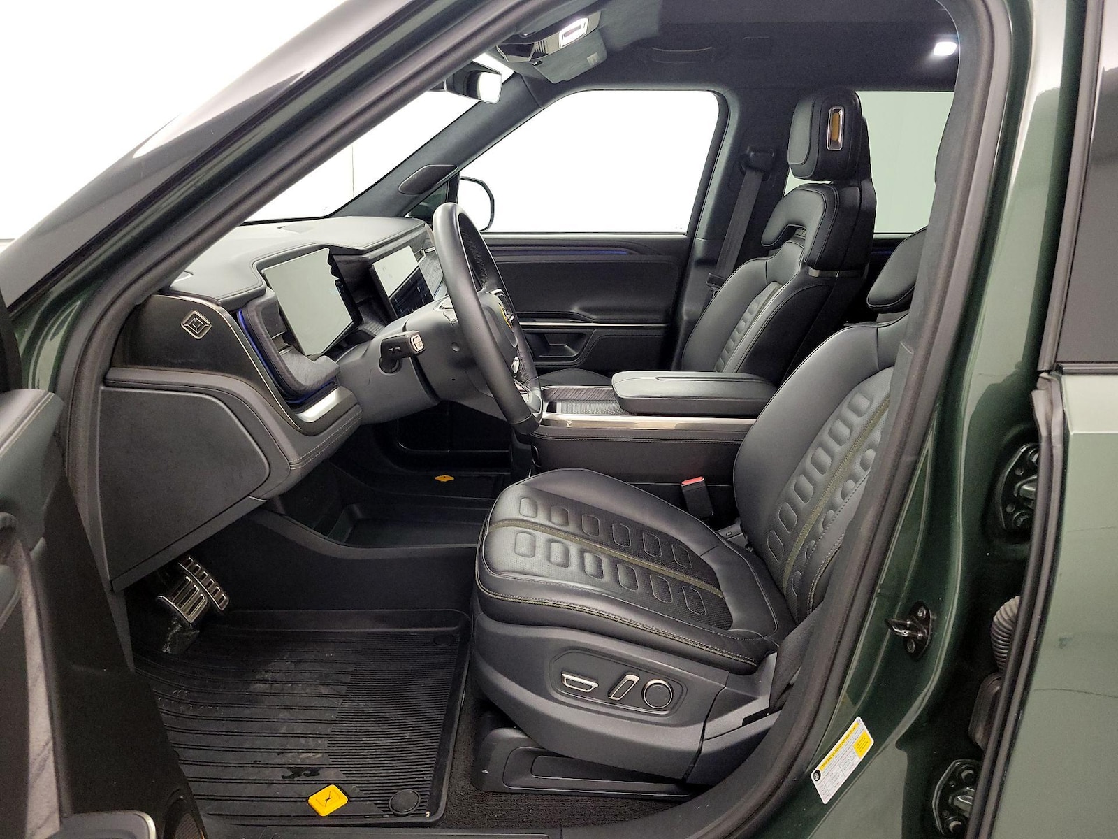 2023 Rivian R1S Adventure - Photo 12