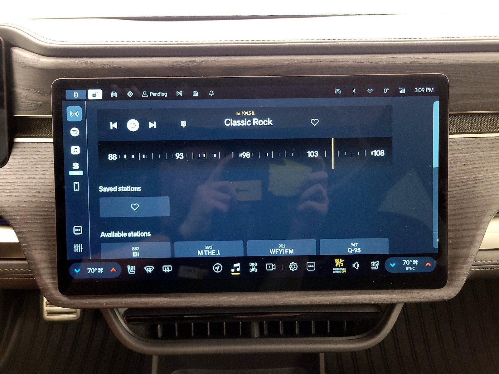 2023 Rivian R1S Adventure - Photo 16