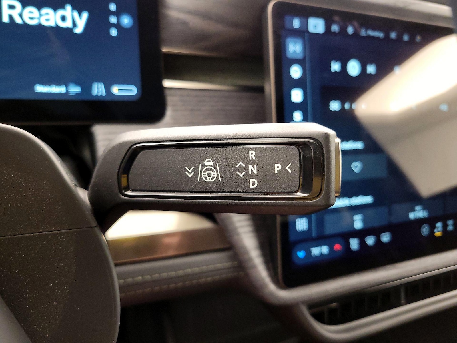 2023 Rivian R1S Adventure - Photo 18