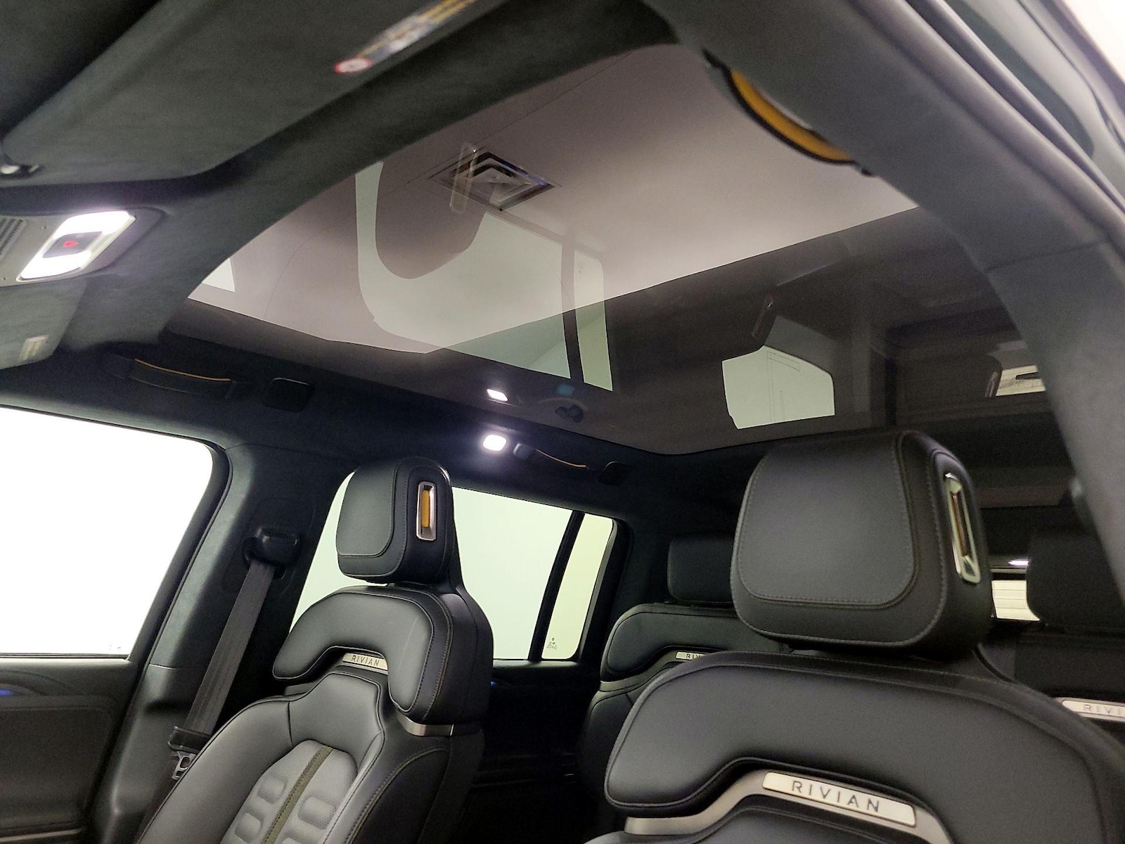 2023 Rivian R1S Adventure - Photo 20