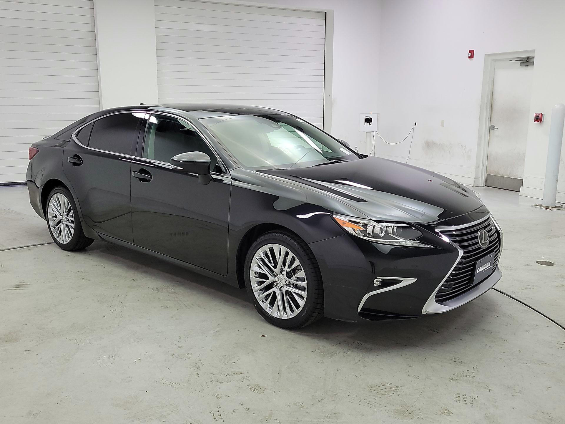 Thumbnail: 2017 Lexus ES - 1