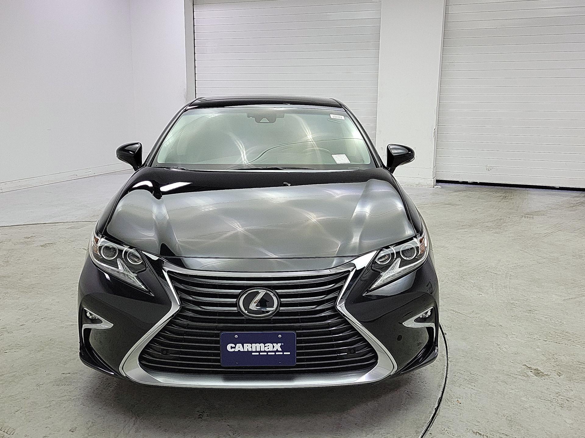 Thumbnail: 2017 Lexus ES - 2