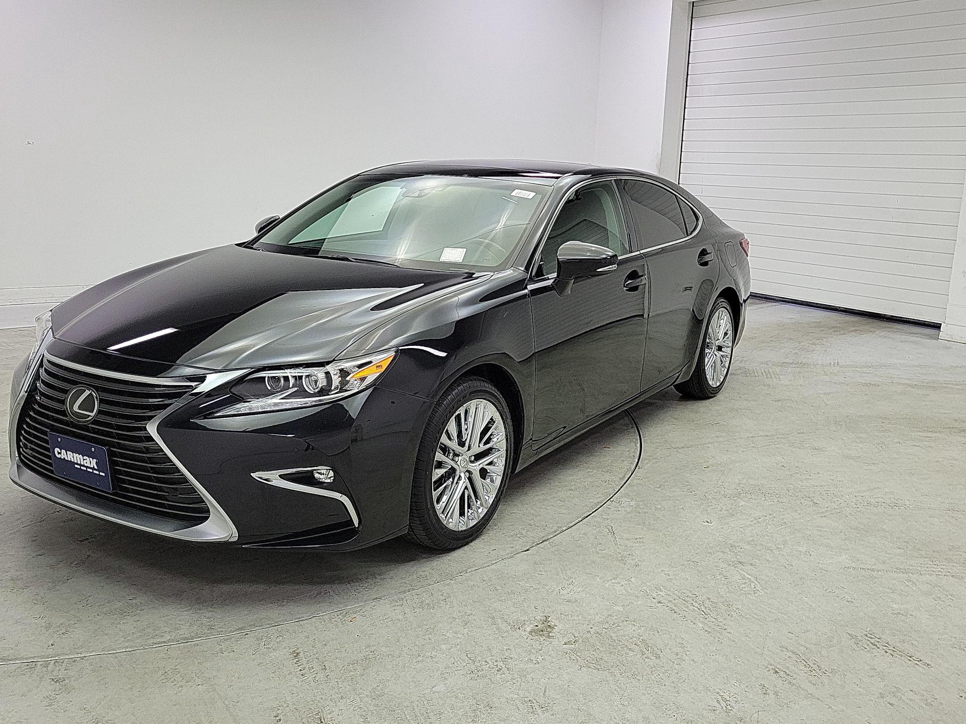 Thumbnail: 2017 Lexus ES - 3