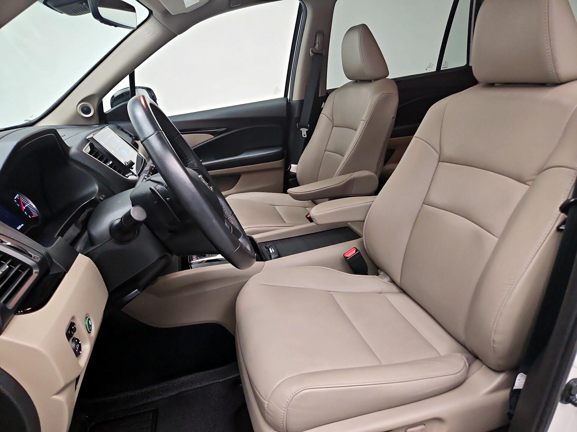 Thumbnail: 2019 Honda Pilot - 11