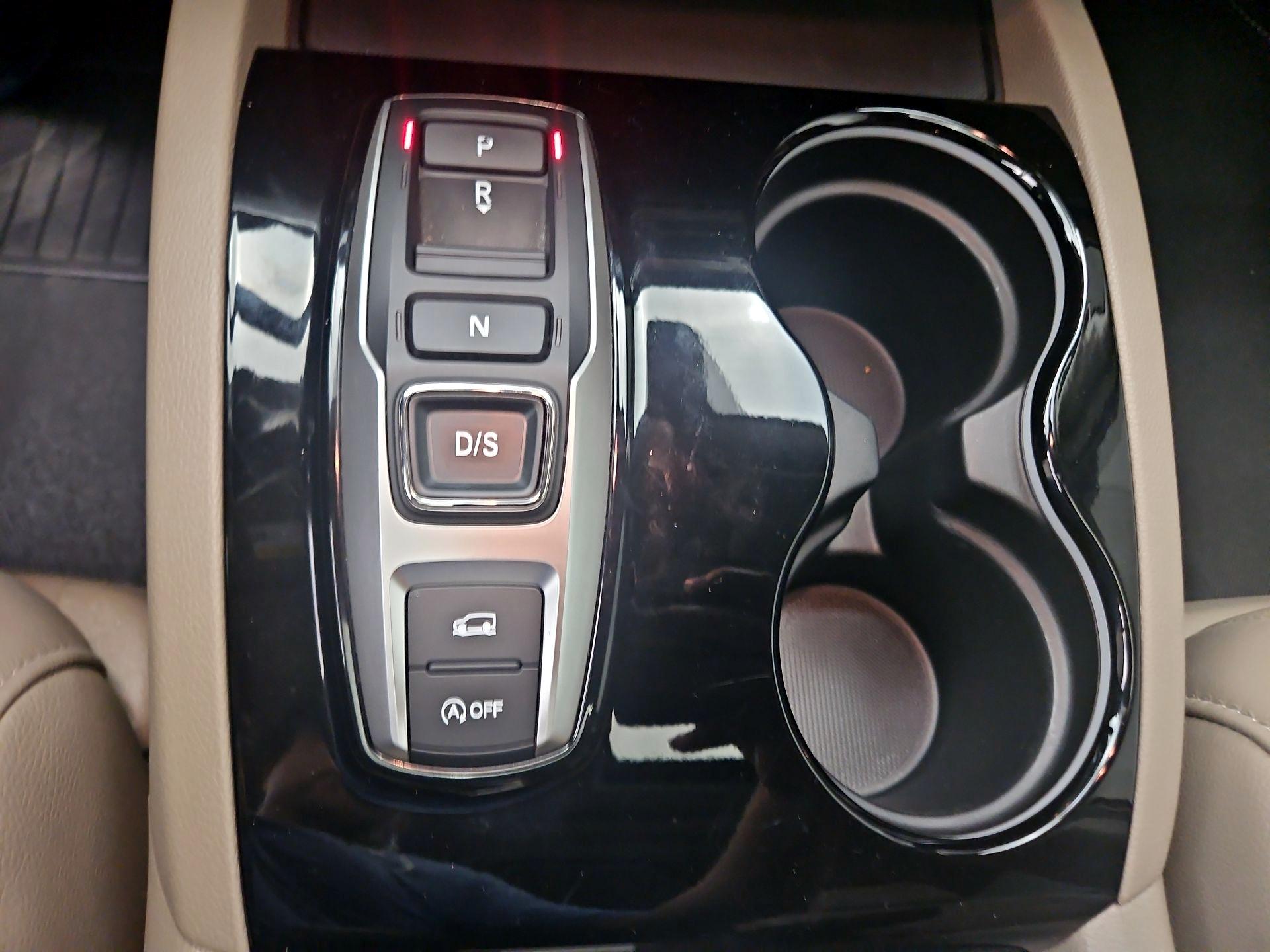 Thumbnail: 2019 Honda Pilot - 17