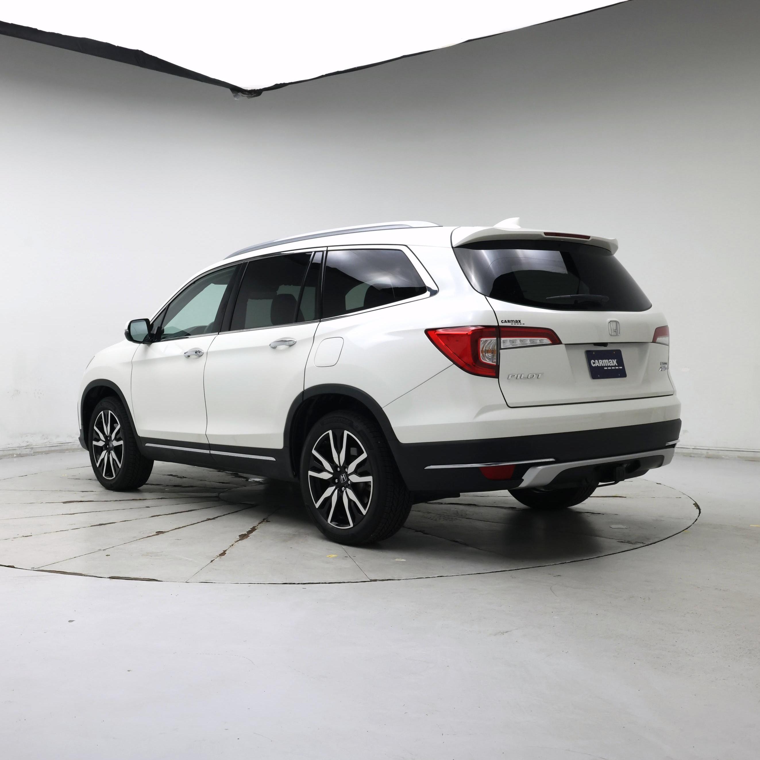Thumbnail: 2019 Honda Pilot - 2