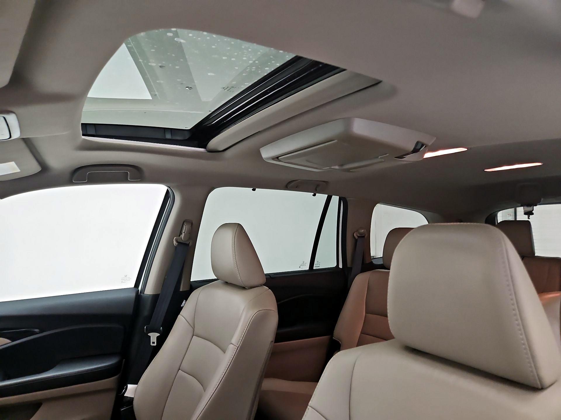 Thumbnail: 2019 Honda Pilot - 19