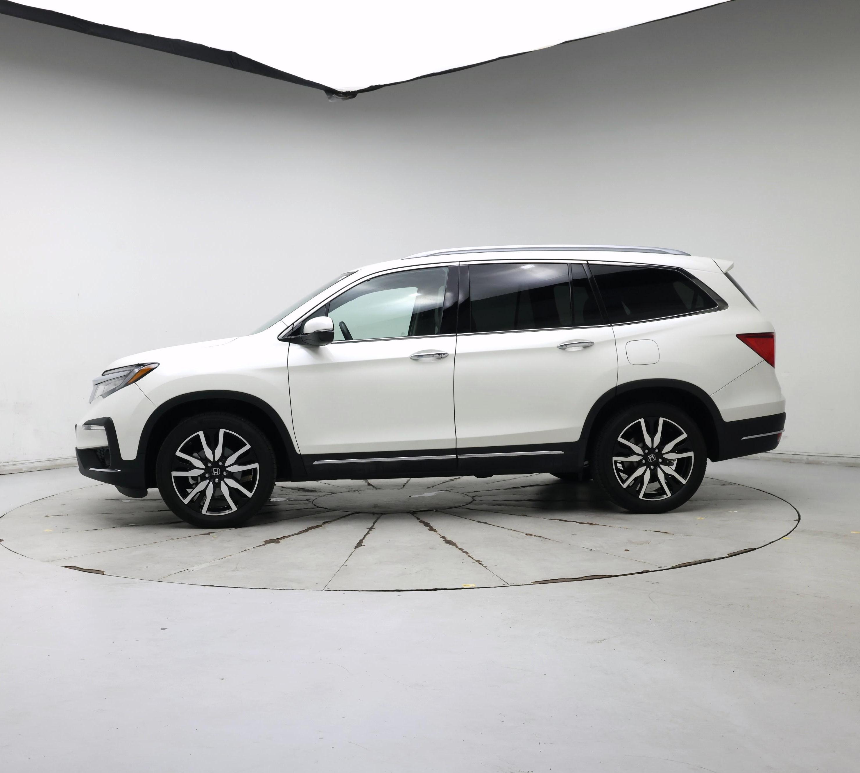 Thumbnail: 2019 Honda Pilot - 3