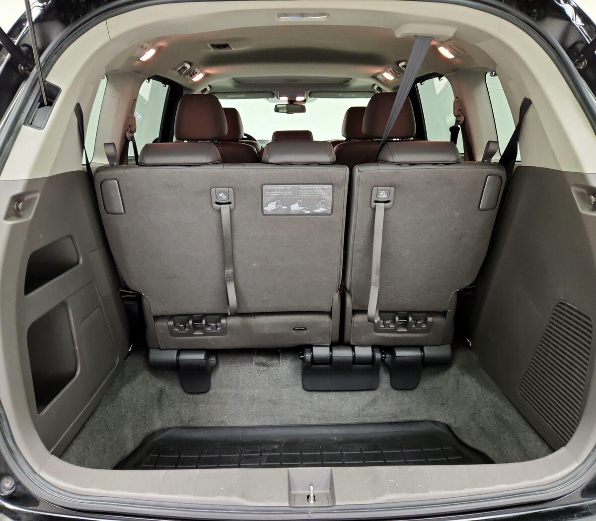 Trunk/Cargo (Seats Up)