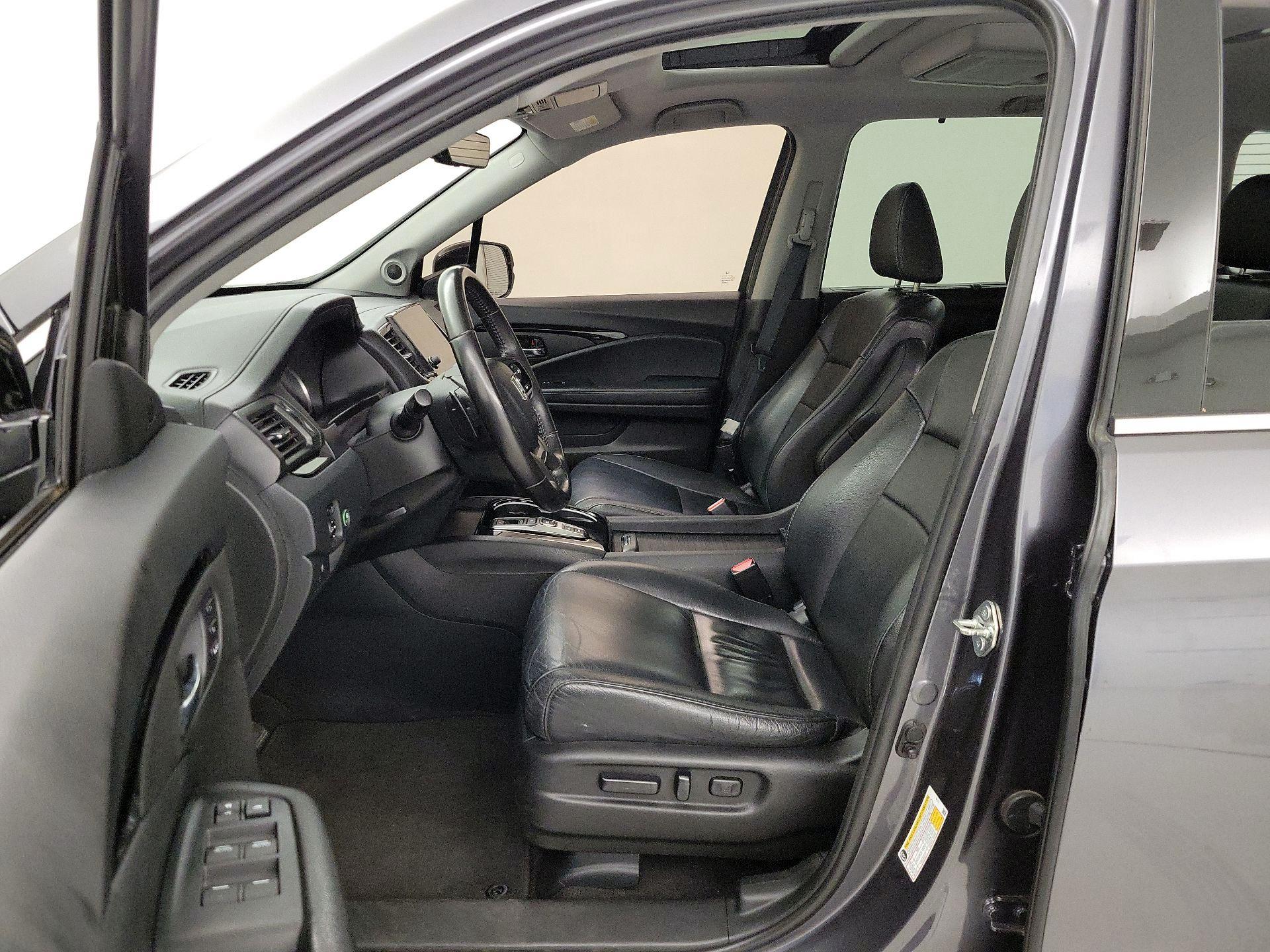Thumbnail: 2020 Honda Pilot - 11