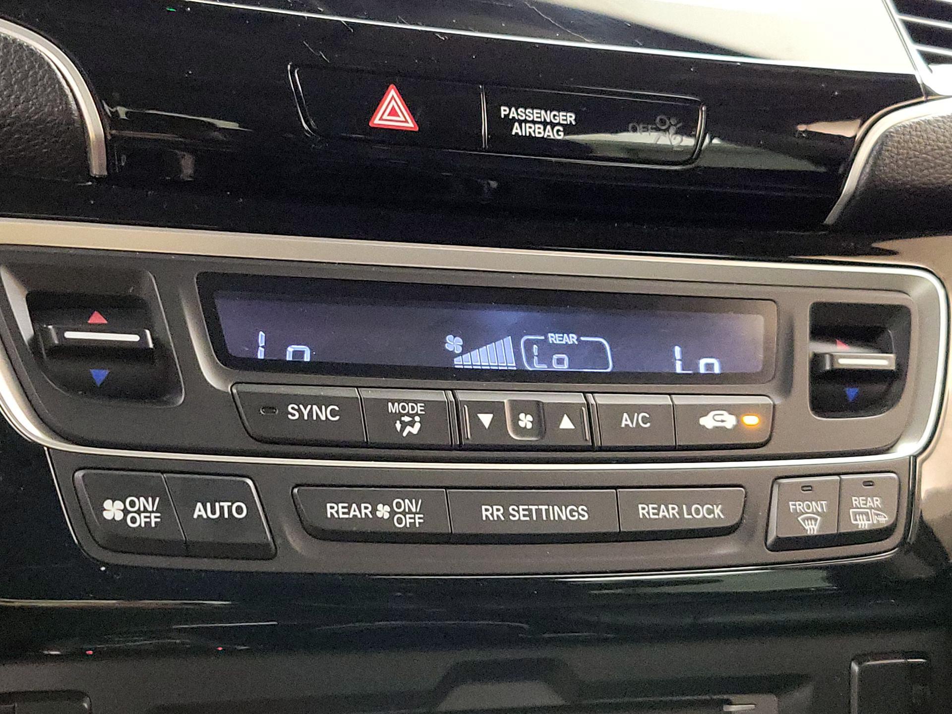 Thumbnail: 2020 Honda Pilot - 16