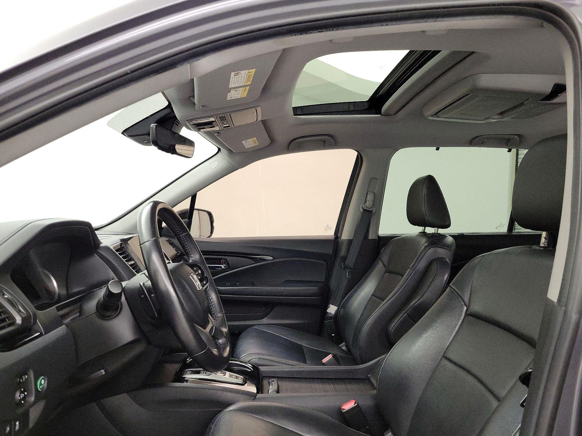 Thumbnail: 2020 Honda Pilot - 19