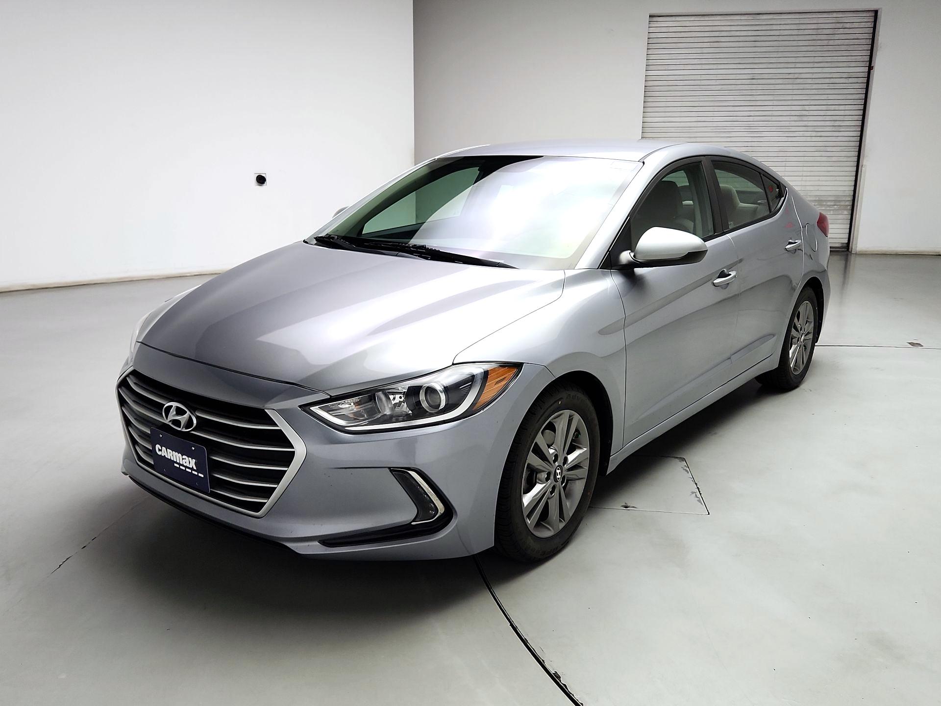 Thumbnail: 2017 Hyundai Elantra - 3