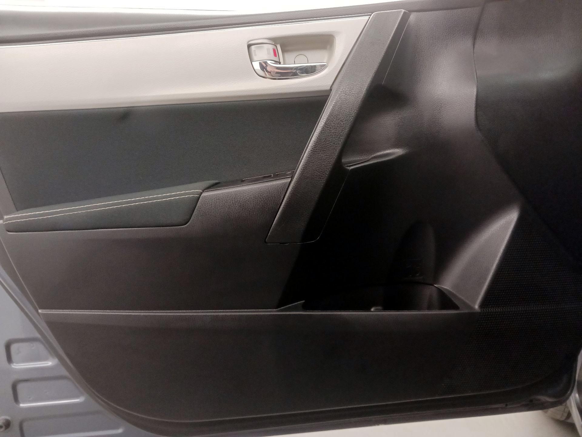 Thumbnail: 2018 Toyota Corolla - 12