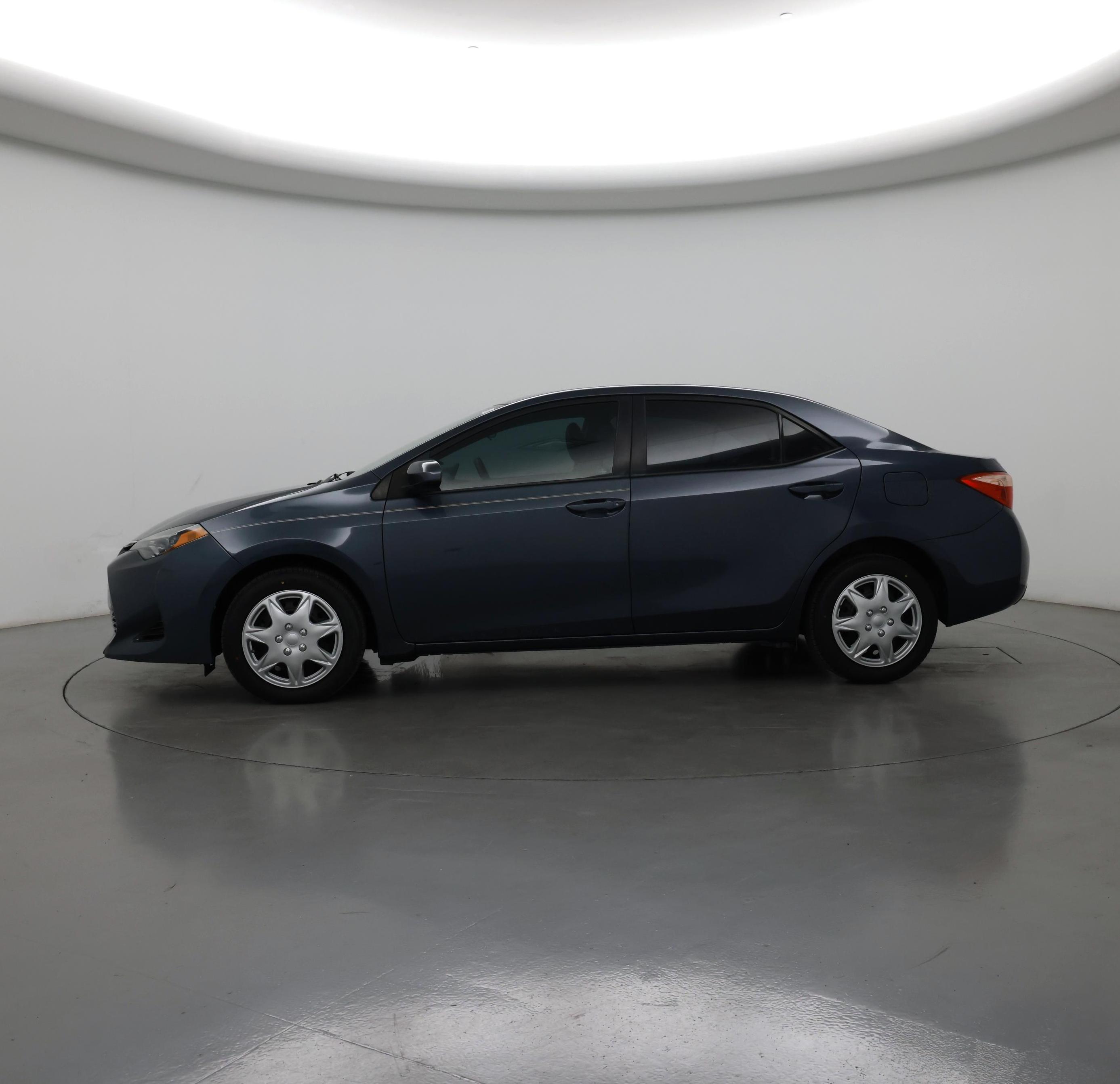 Thumbnail: 2018 Toyota Corolla - 3