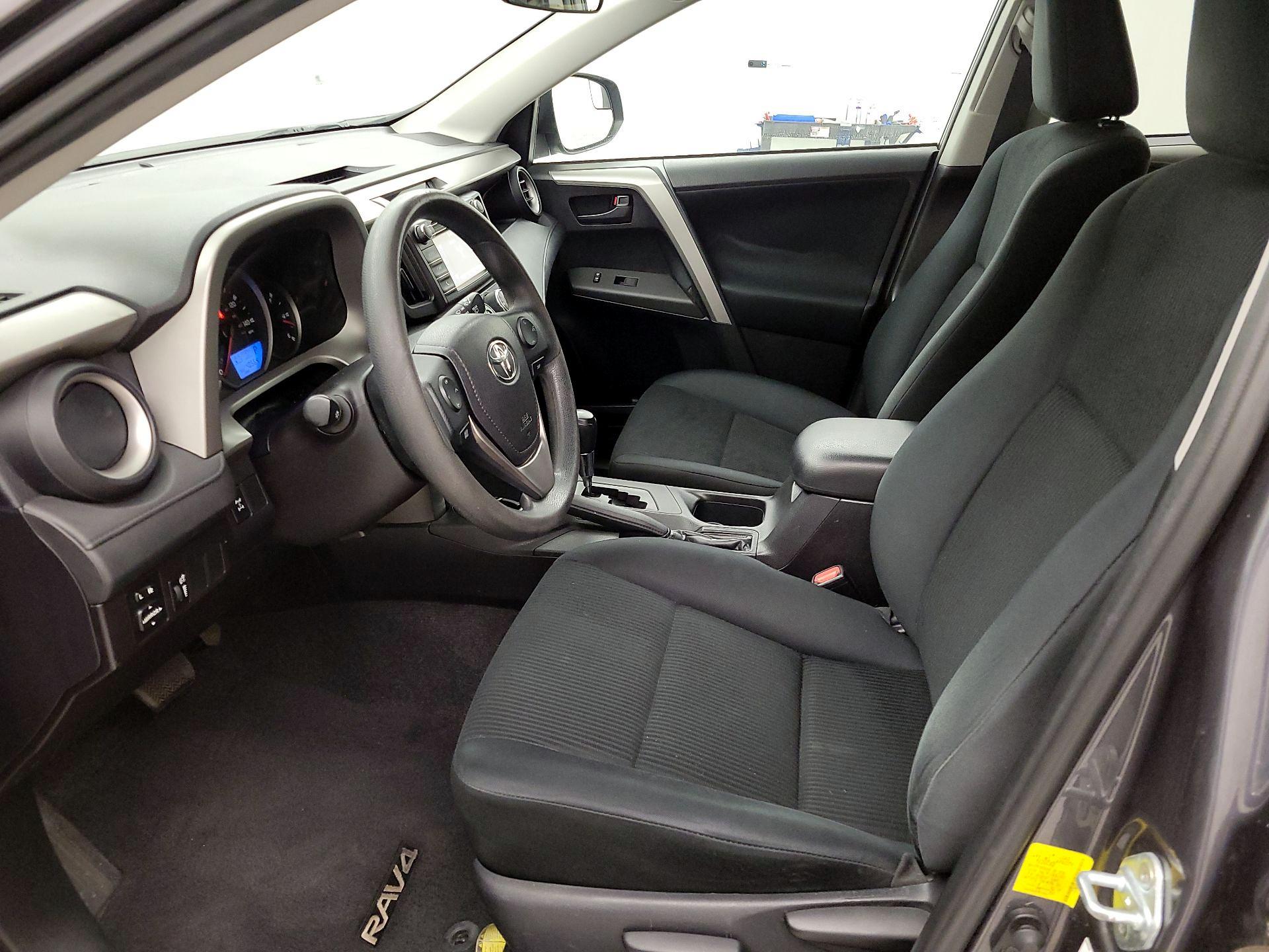 Thumbnail: 2016 Toyota RAV4 - 11
