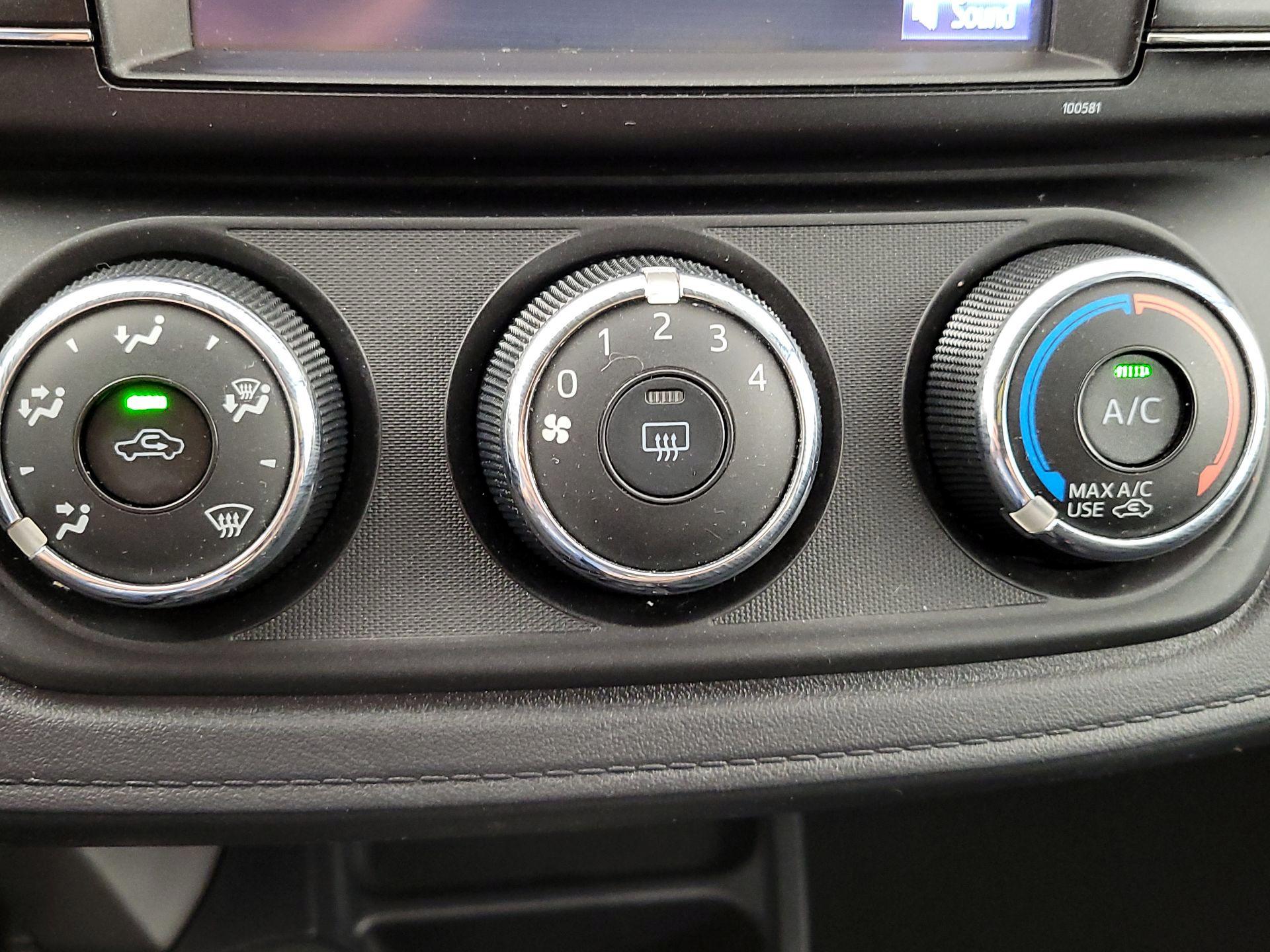 Thumbnail: 2016 Toyota RAV4 - 16