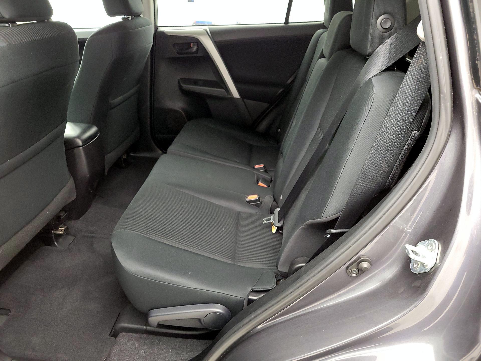 Thumbnail: 2016 Toyota RAV4 - 19