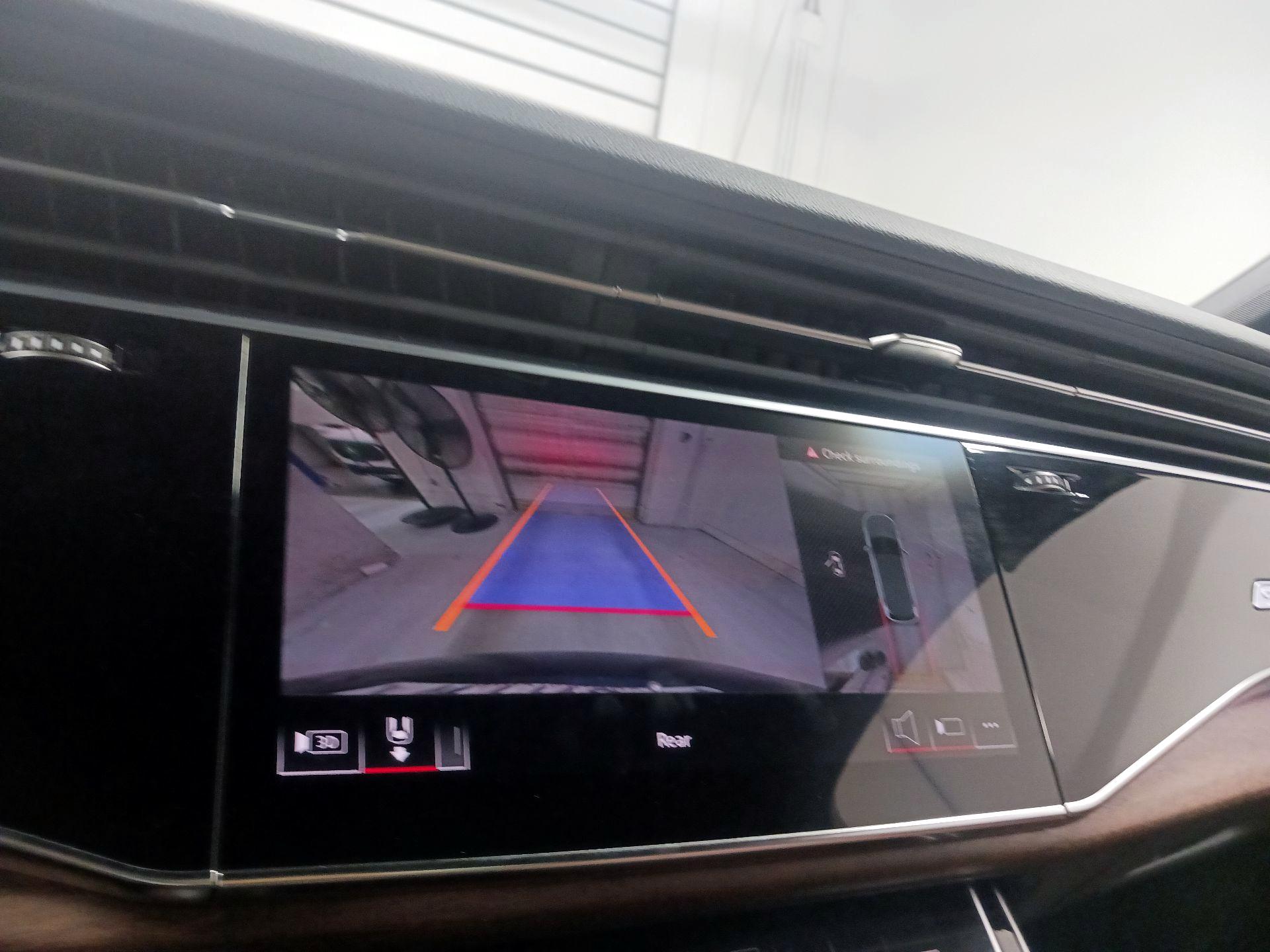 Thumbnail: 2025 Audi Q7 - 12