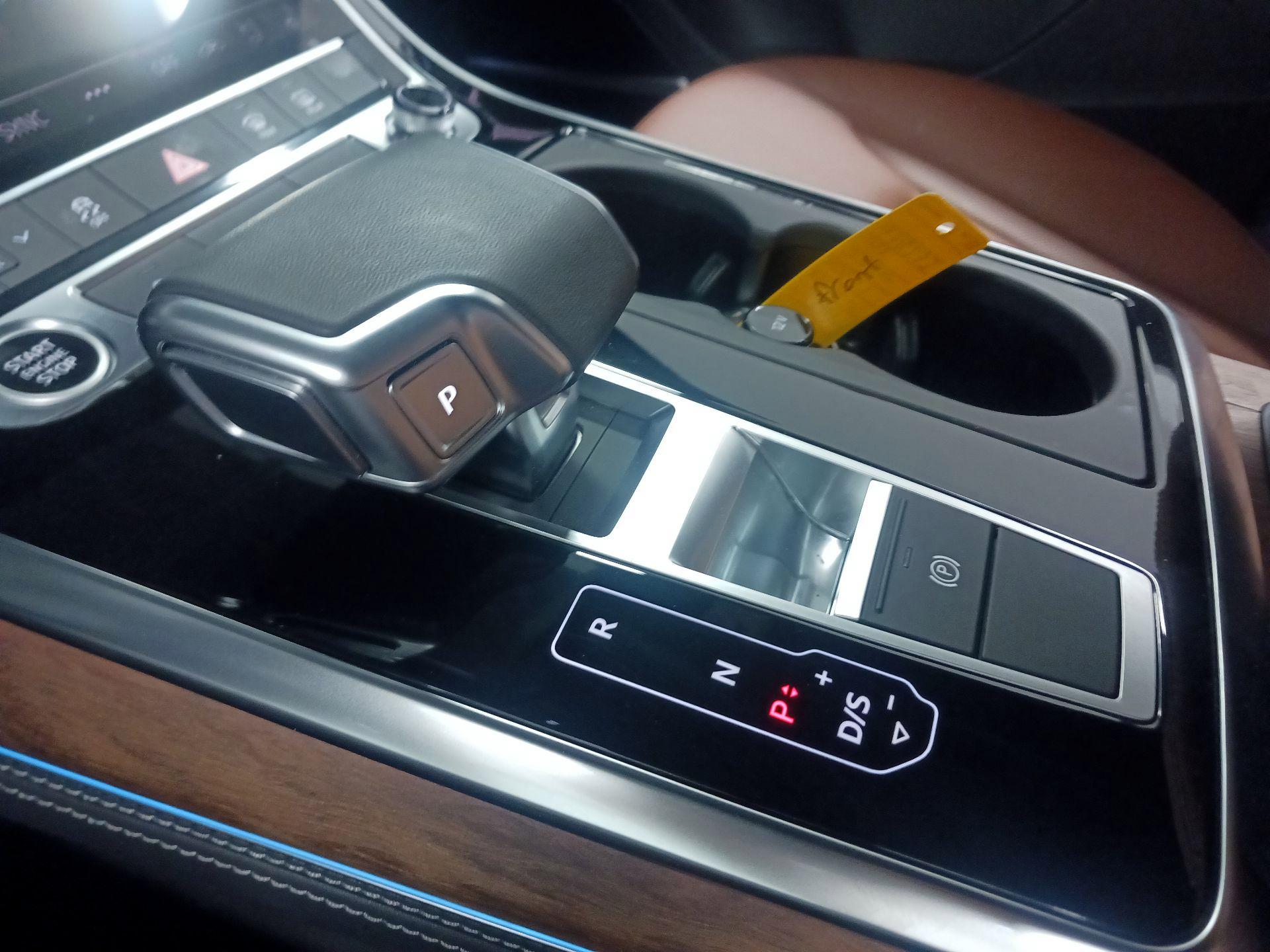 Thumbnail: 2025 Audi Q7 - 15
