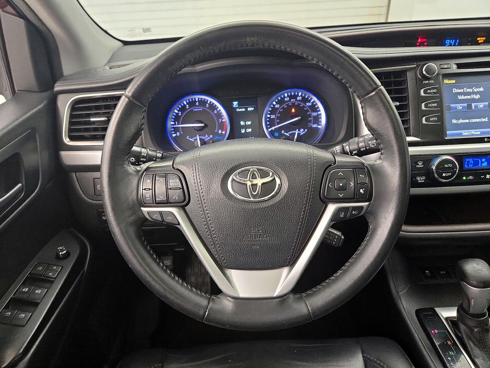 Thumbnail: 2019 Toyota Highlander - 10