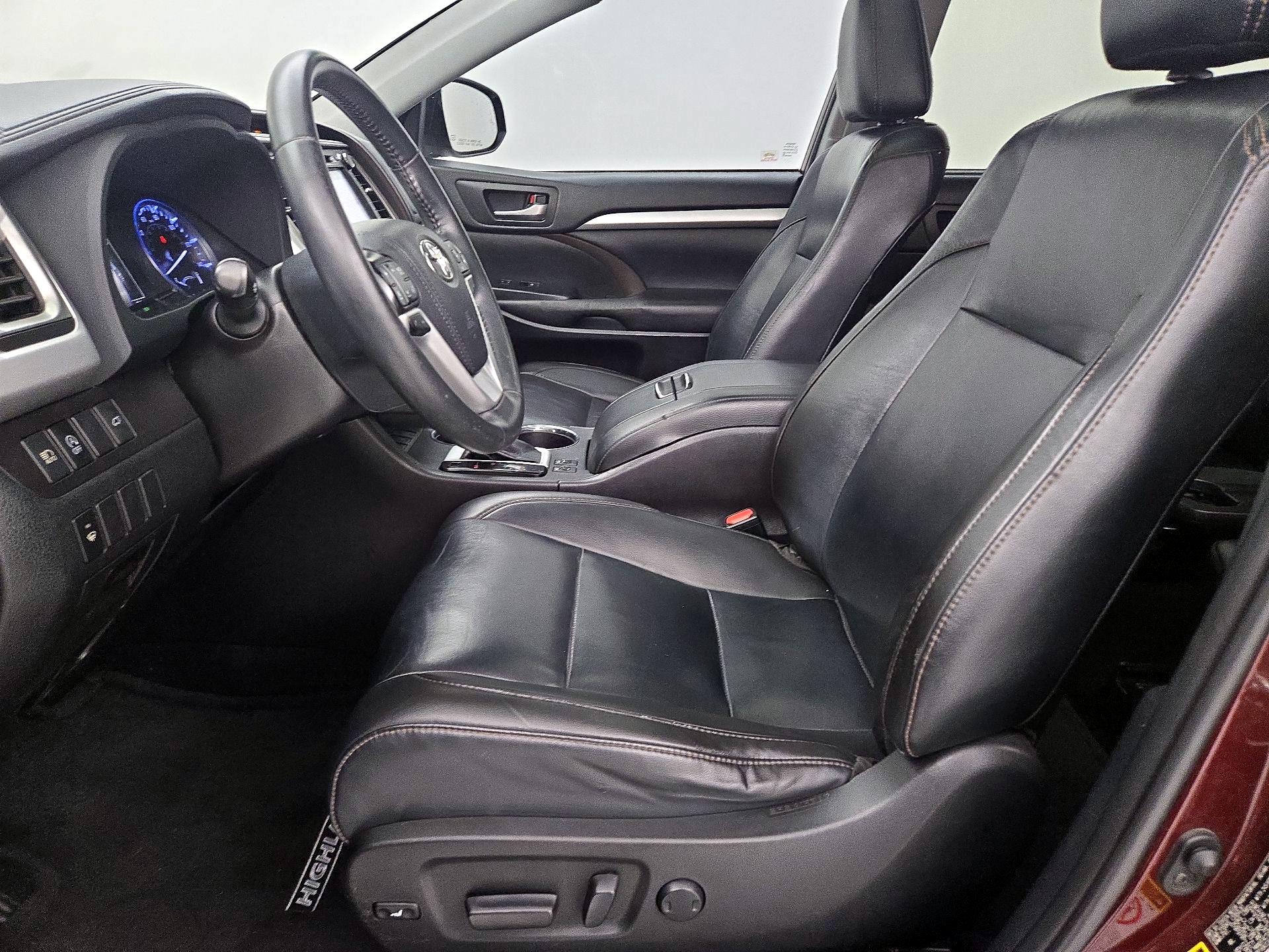 Thumbnail: 2019 Toyota Highlander - 11
