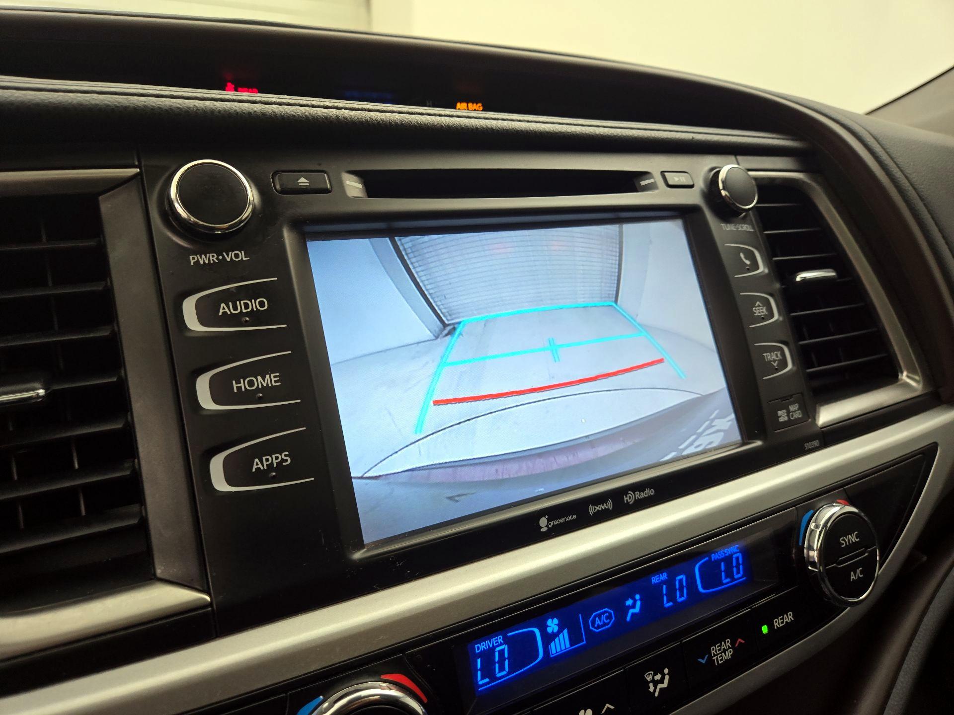 Thumbnail: 2019 Toyota Highlander - 15