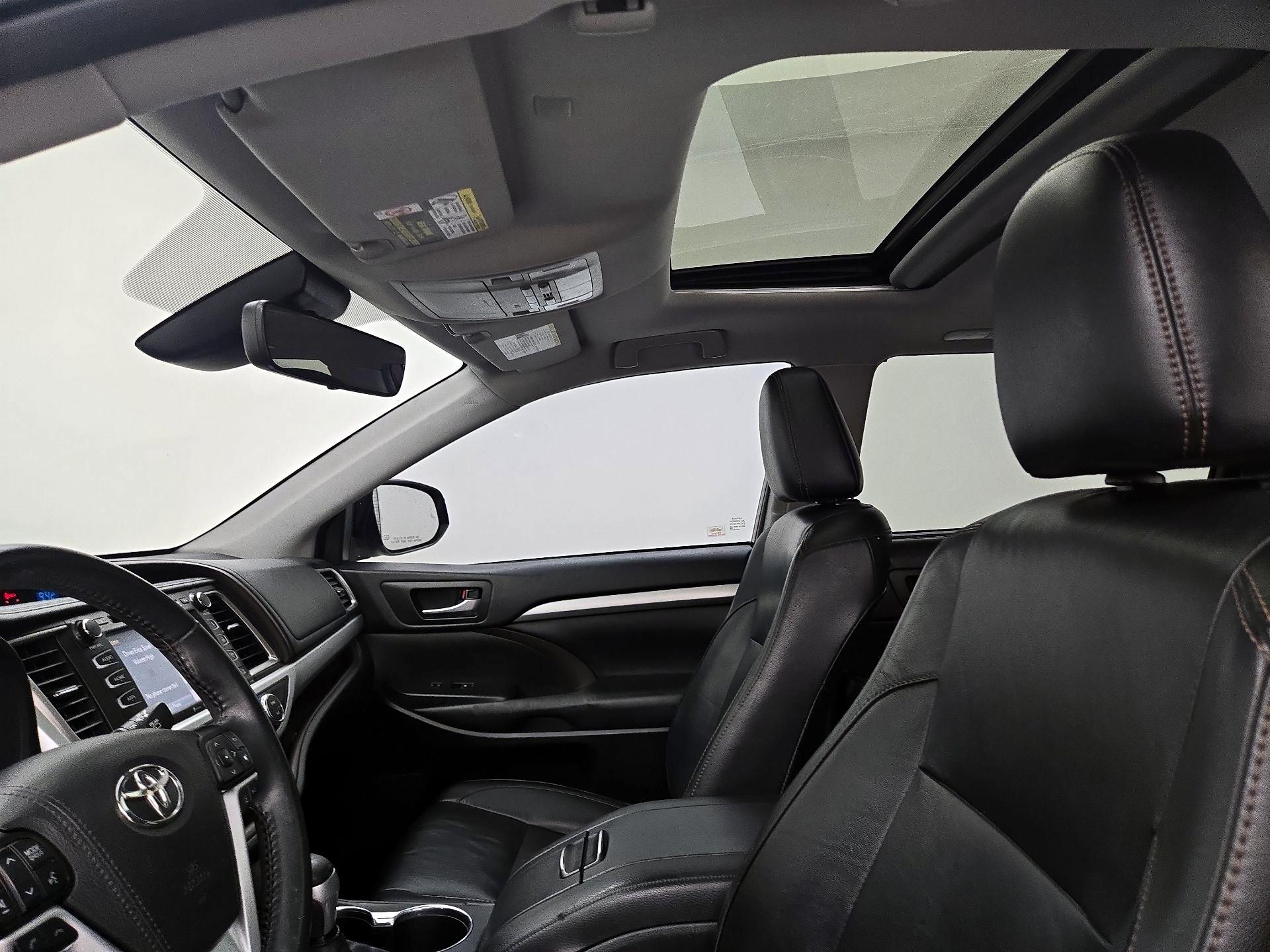 Thumbnail: 2019 Toyota Highlander - 20