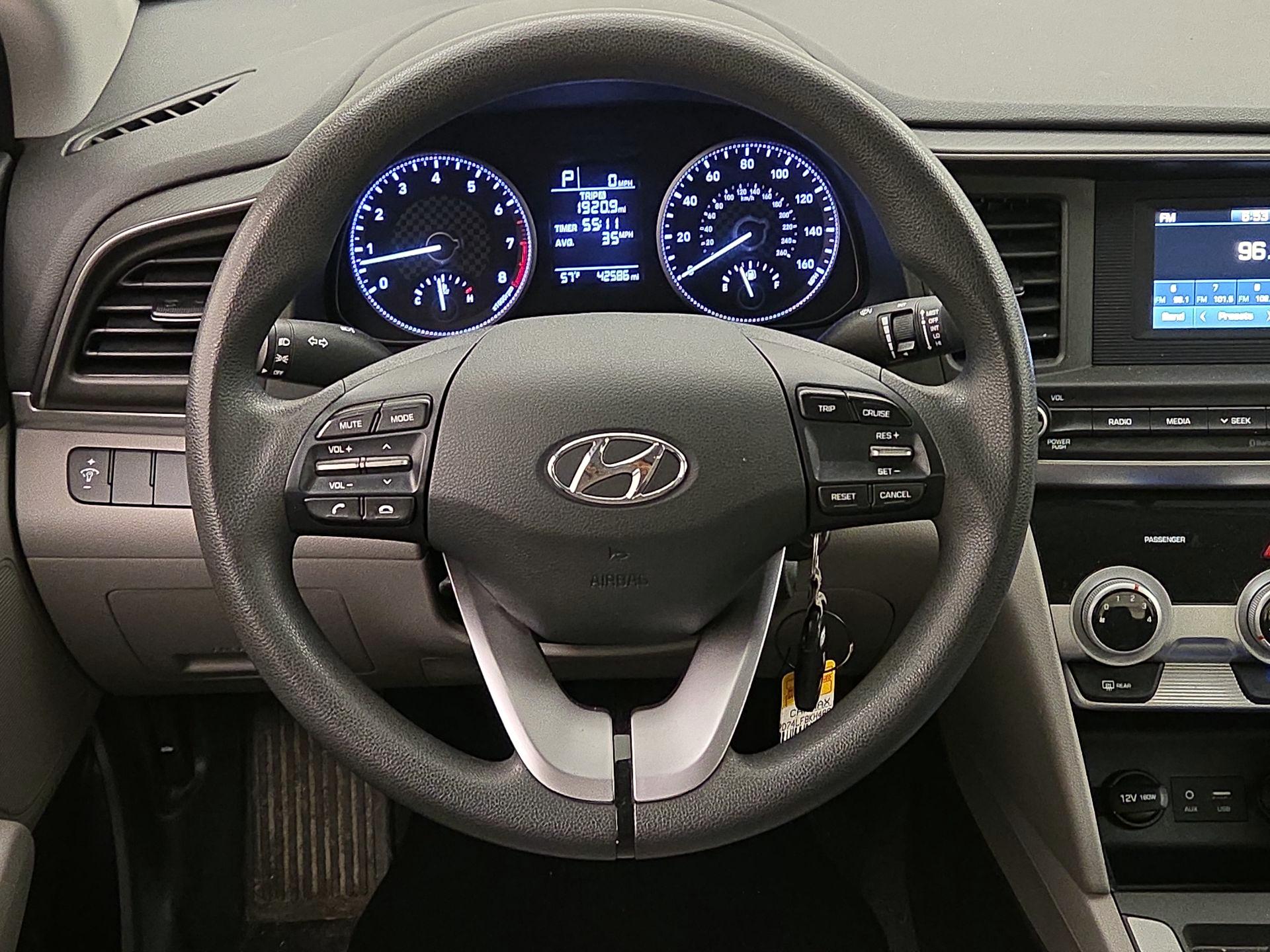 Thumbnail: 2019 Hyundai Elantra - 10