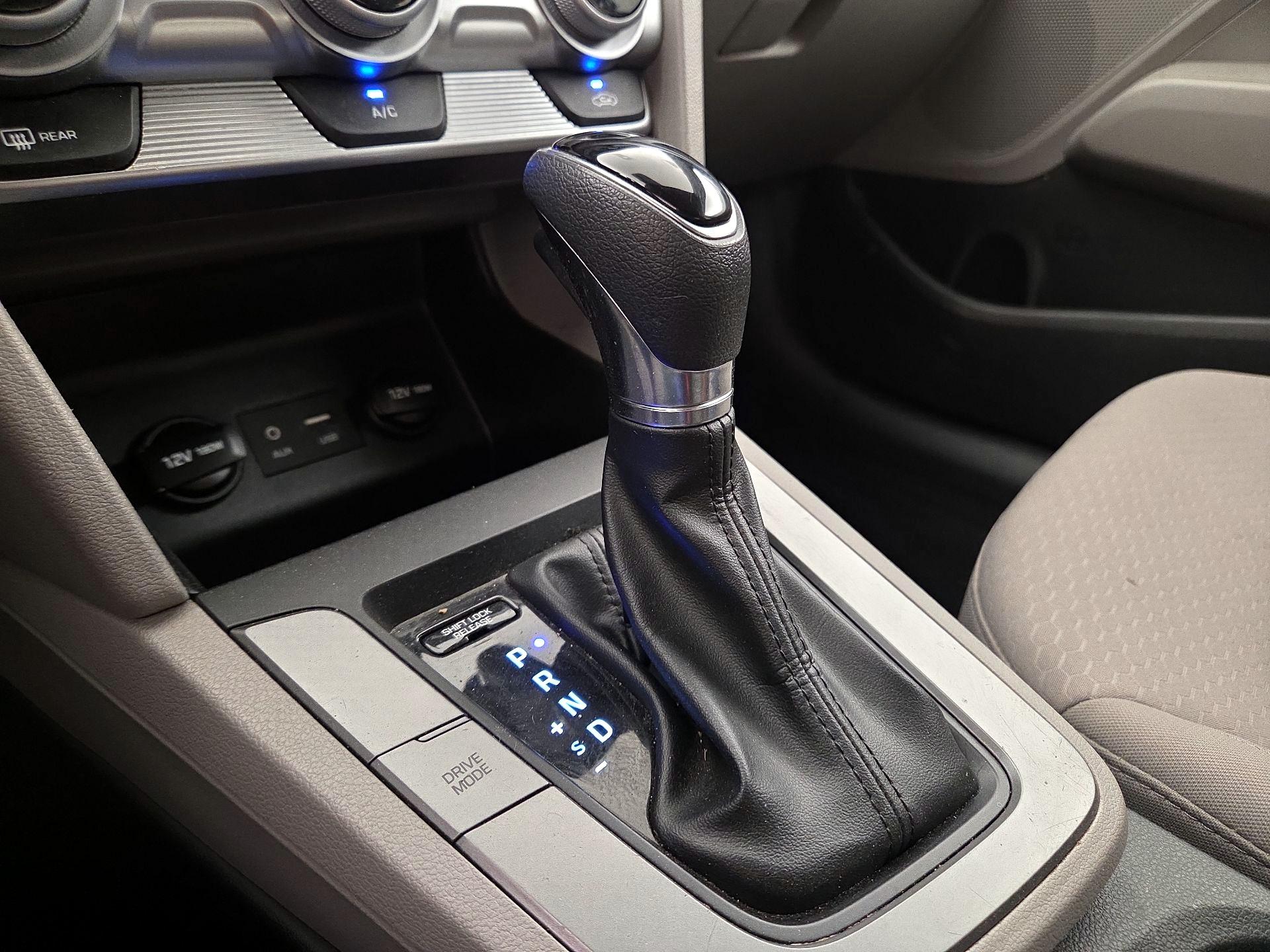 Thumbnail: 2019 Hyundai Elantra - 17