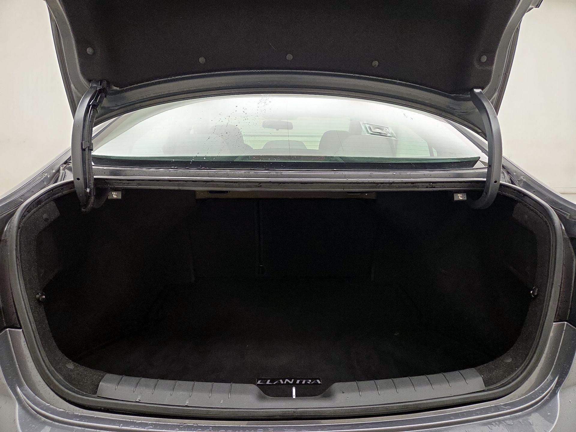Thumbnail: 2019 Hyundai Elantra - 20