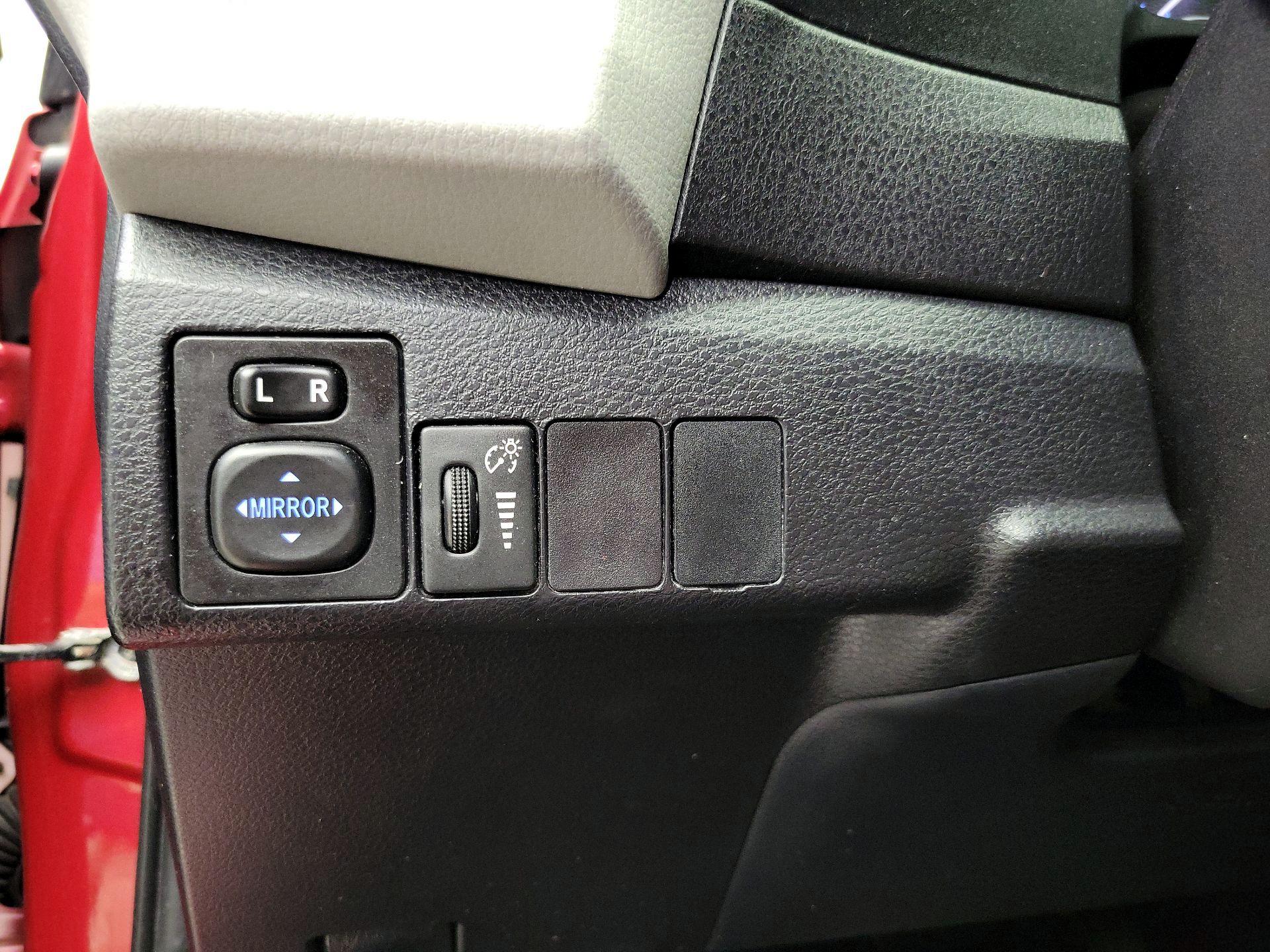 Thumbnail: 2016 Toyota Corolla - 13