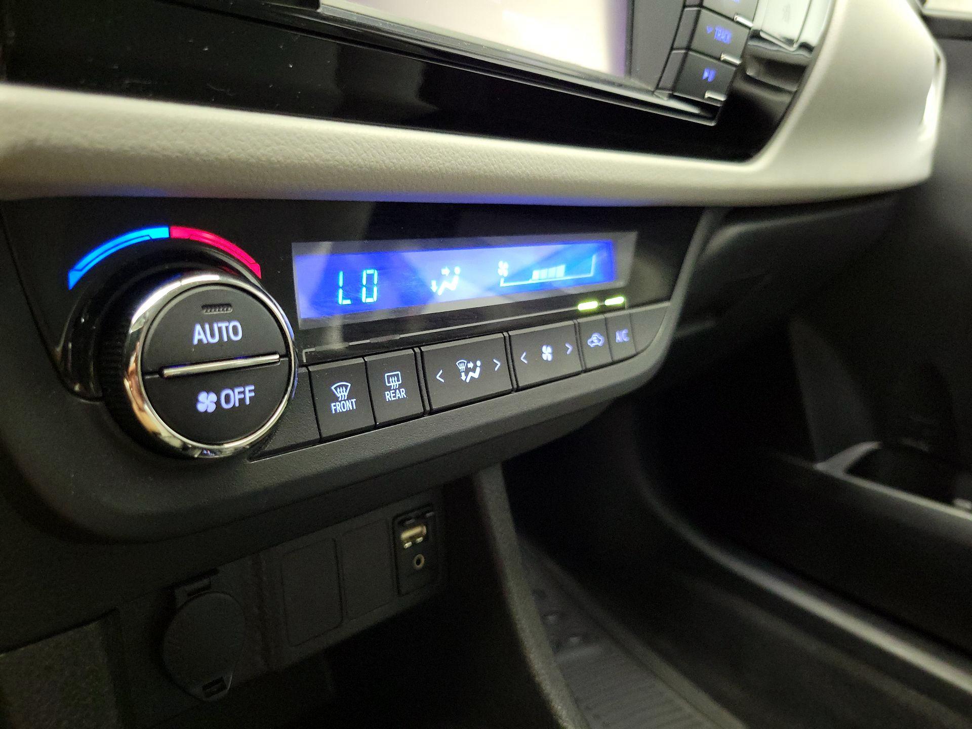 Thumbnail: 2016 Toyota Corolla - 16