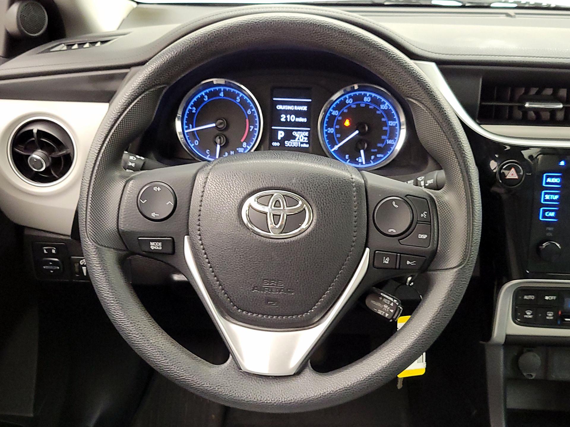 Thumbnail: 2017 Toyota Corolla - 10