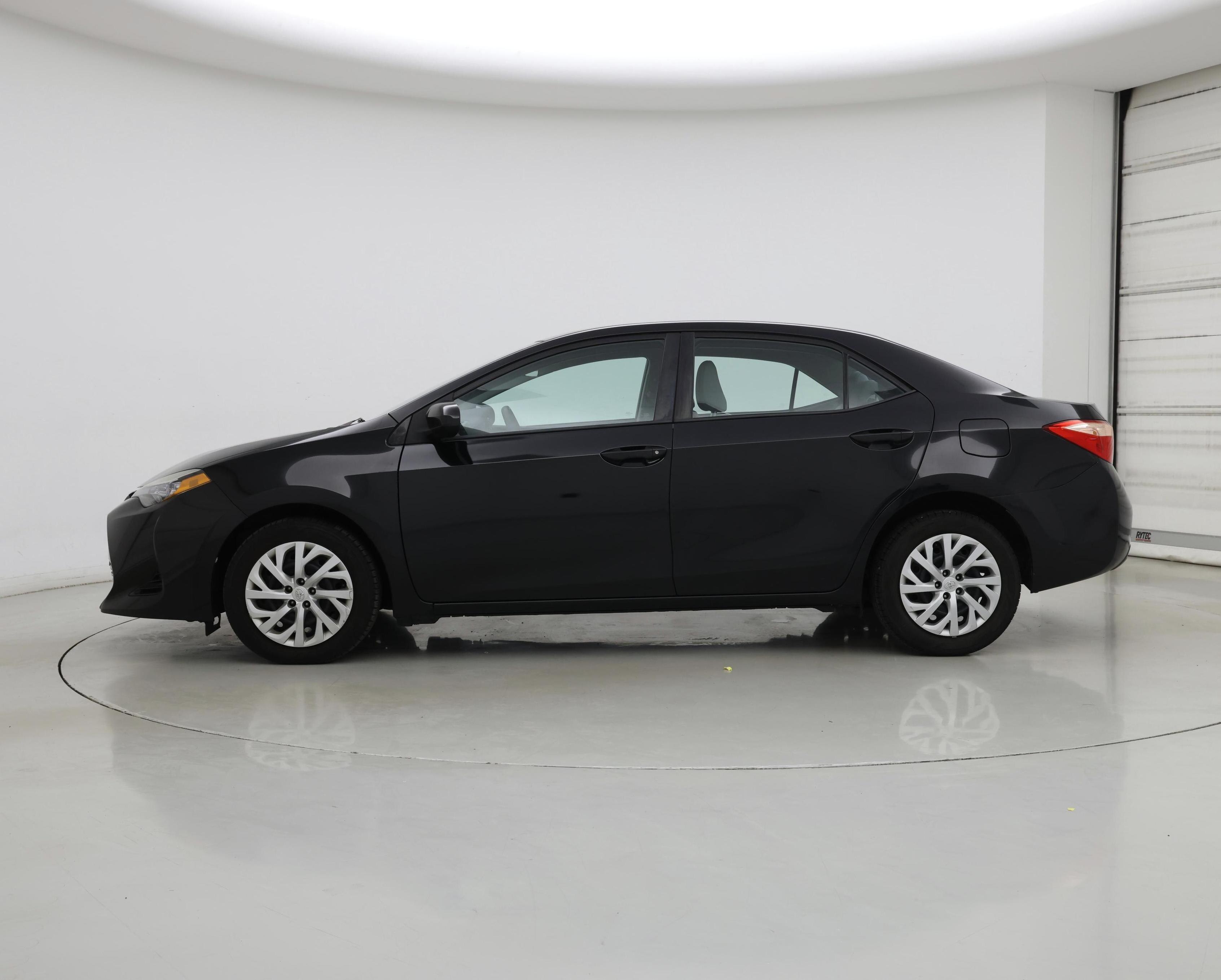 Thumbnail: 2017 Toyota Corolla - 3