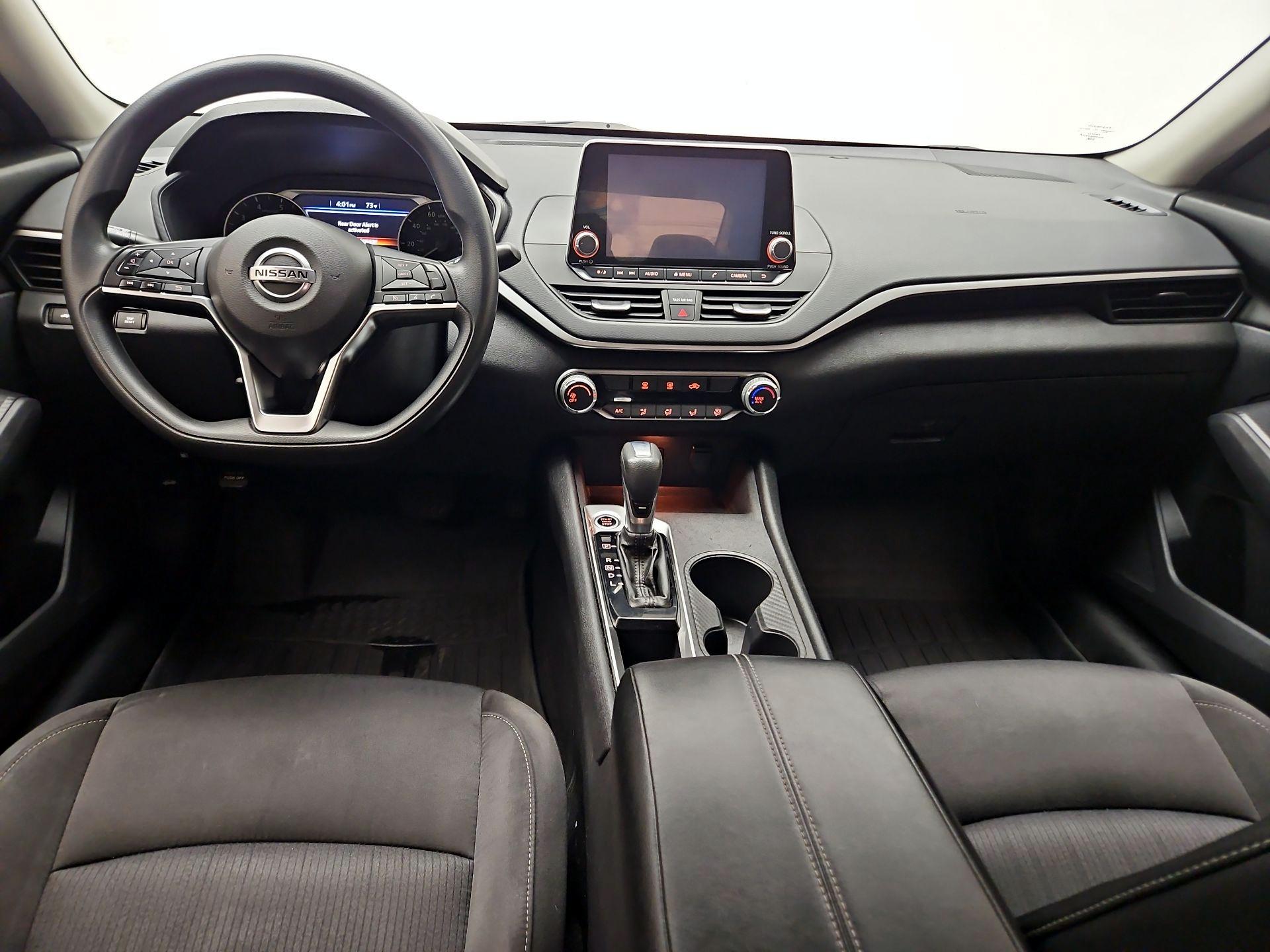 Thumbnail: 2020 Nissan Altima - 9
