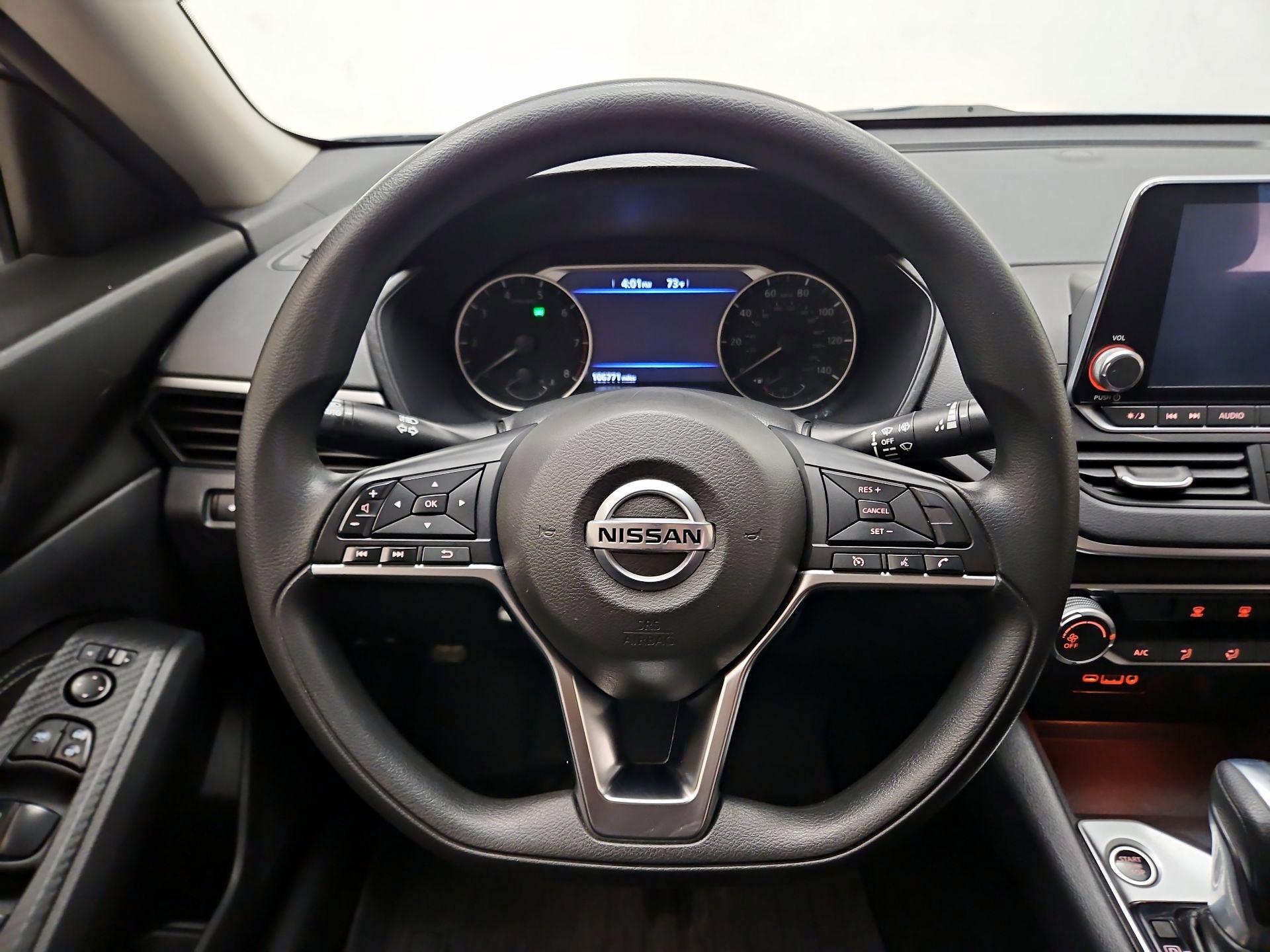 Thumbnail: 2020 Nissan Altima - 10
